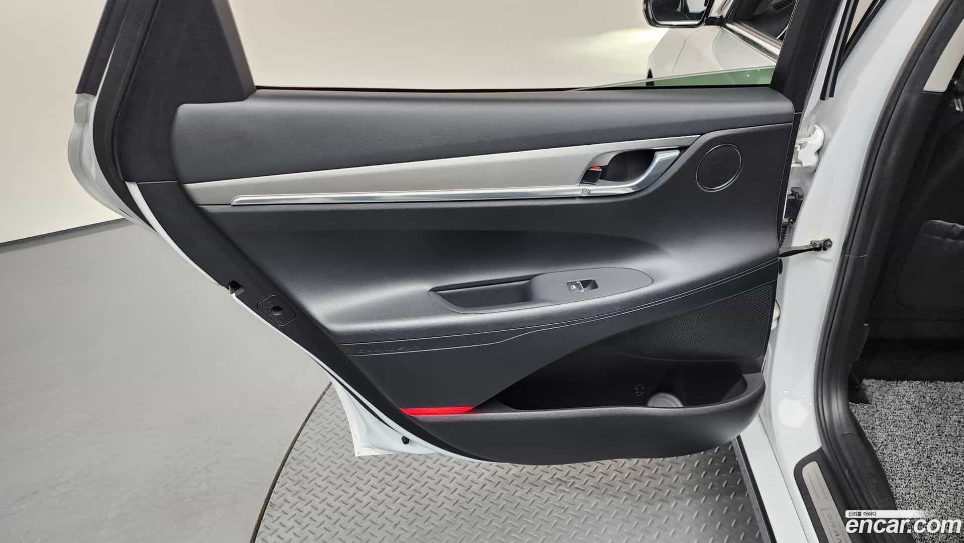 Grandeur Hyundai 2020.1-INNER-035