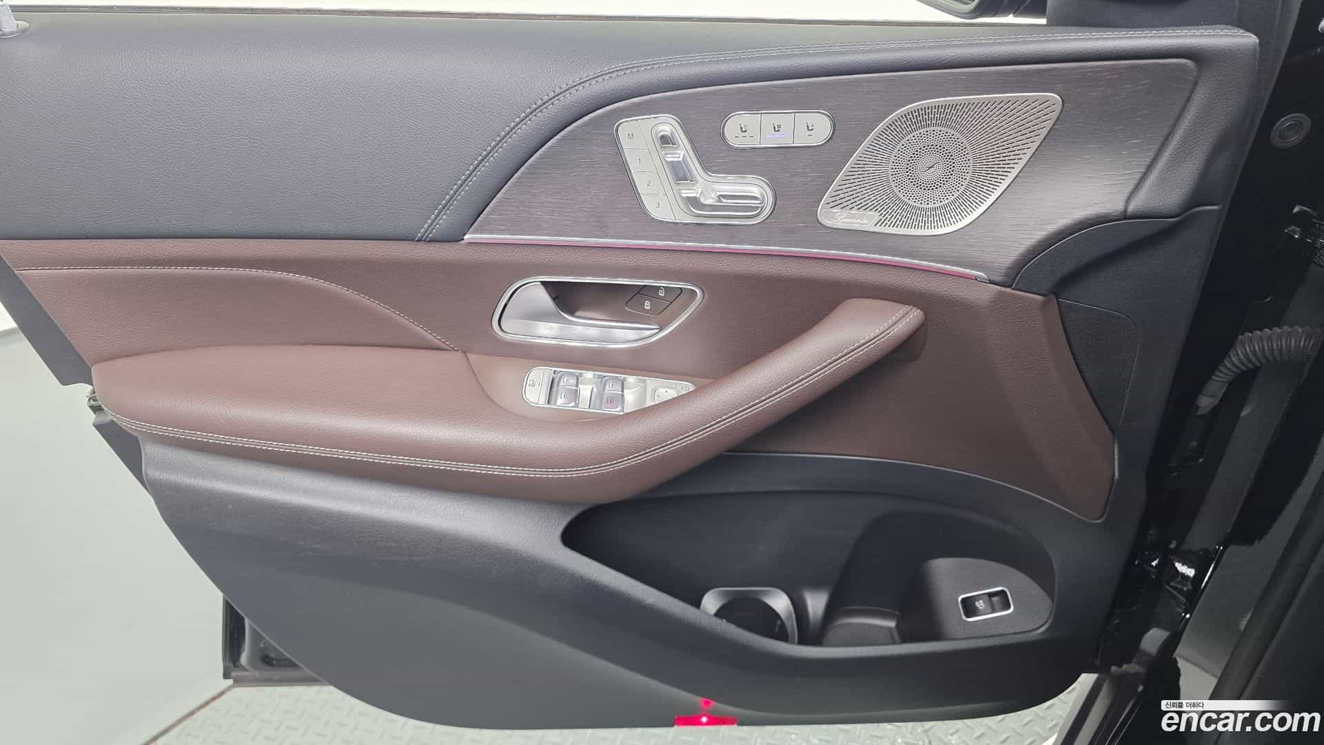 GLE-Class Mercedes-Benz 2022.2-INNER-034