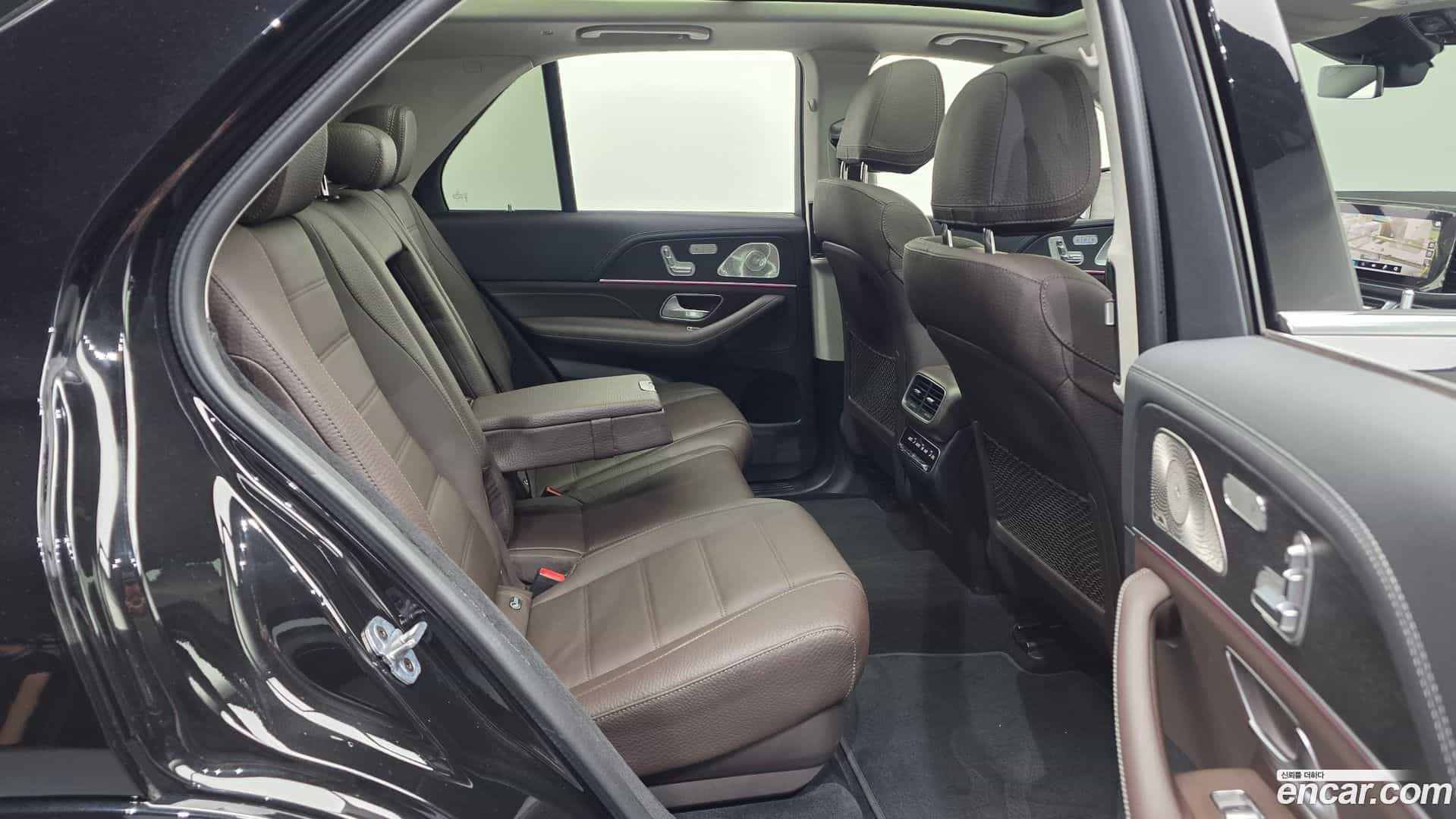 GLE-Class Mercedes-Benz 2022.2-INNER-036