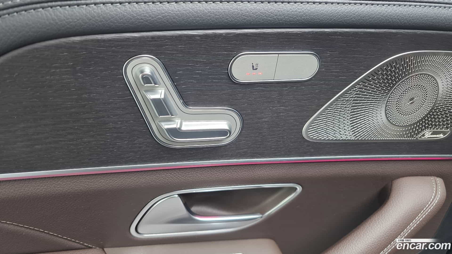 GLE-Class Mercedes-Benz 2022.2-OPTION-046