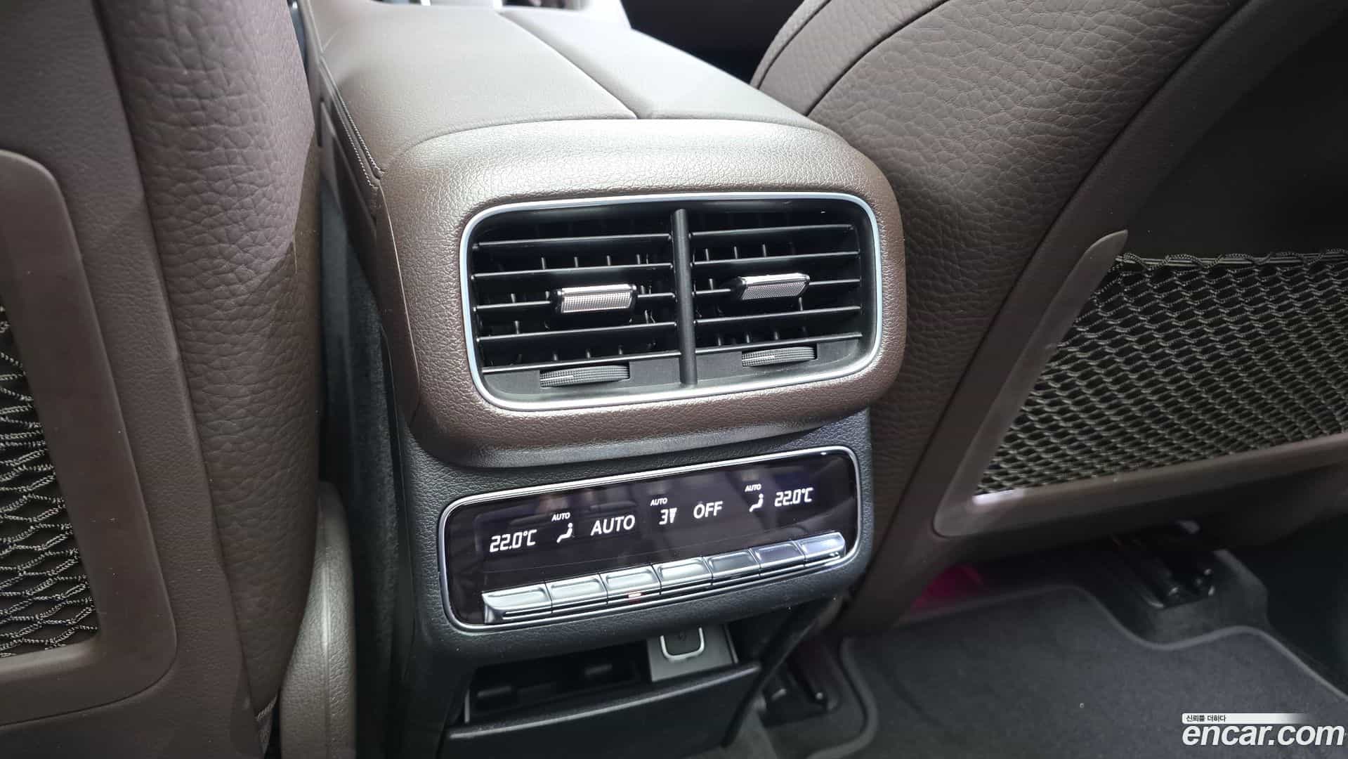 GLE-Class Mercedes-Benz 2022.2-OPTION-047