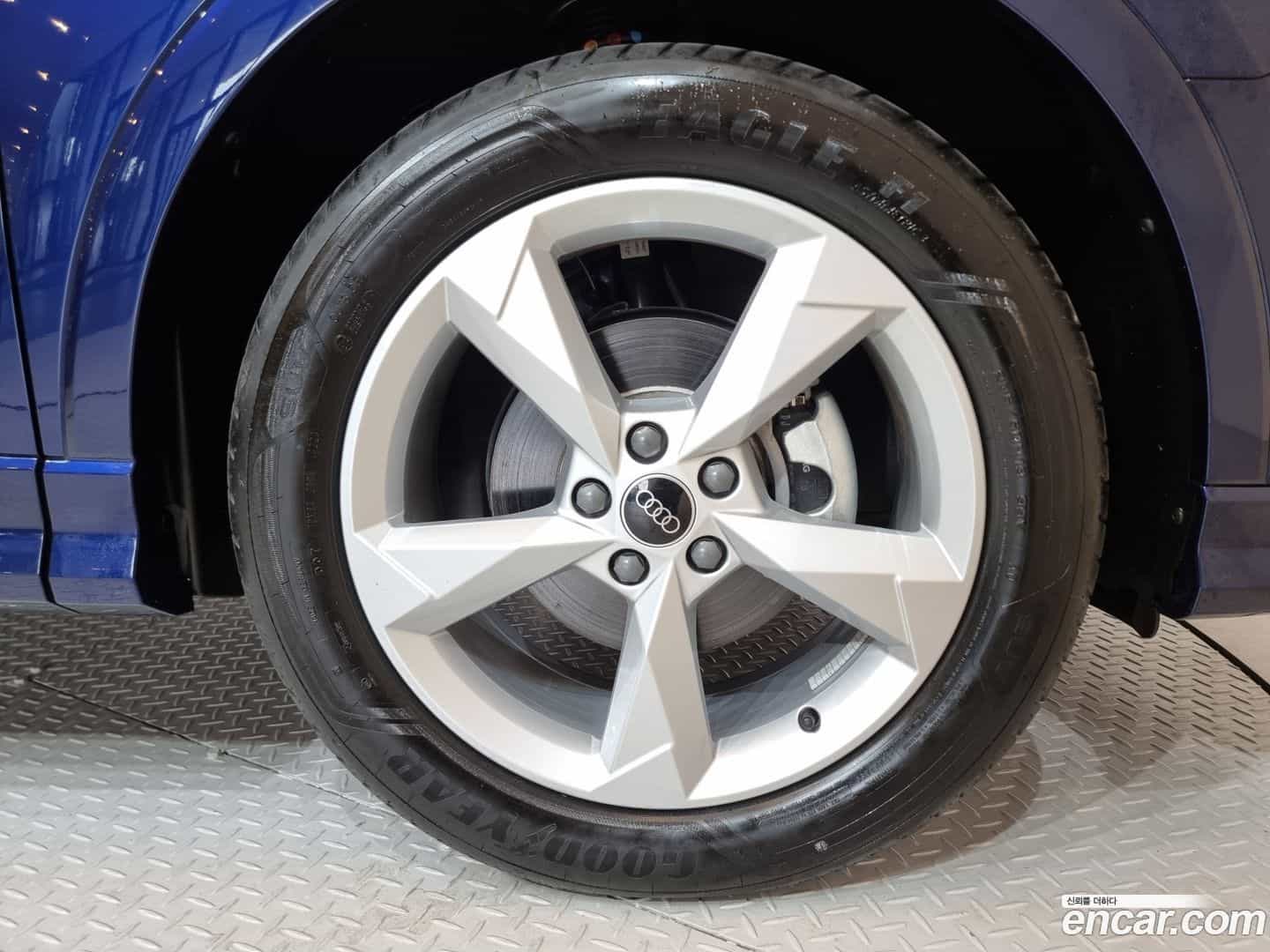 Q3 Audi 2024.11-OUTER-005
