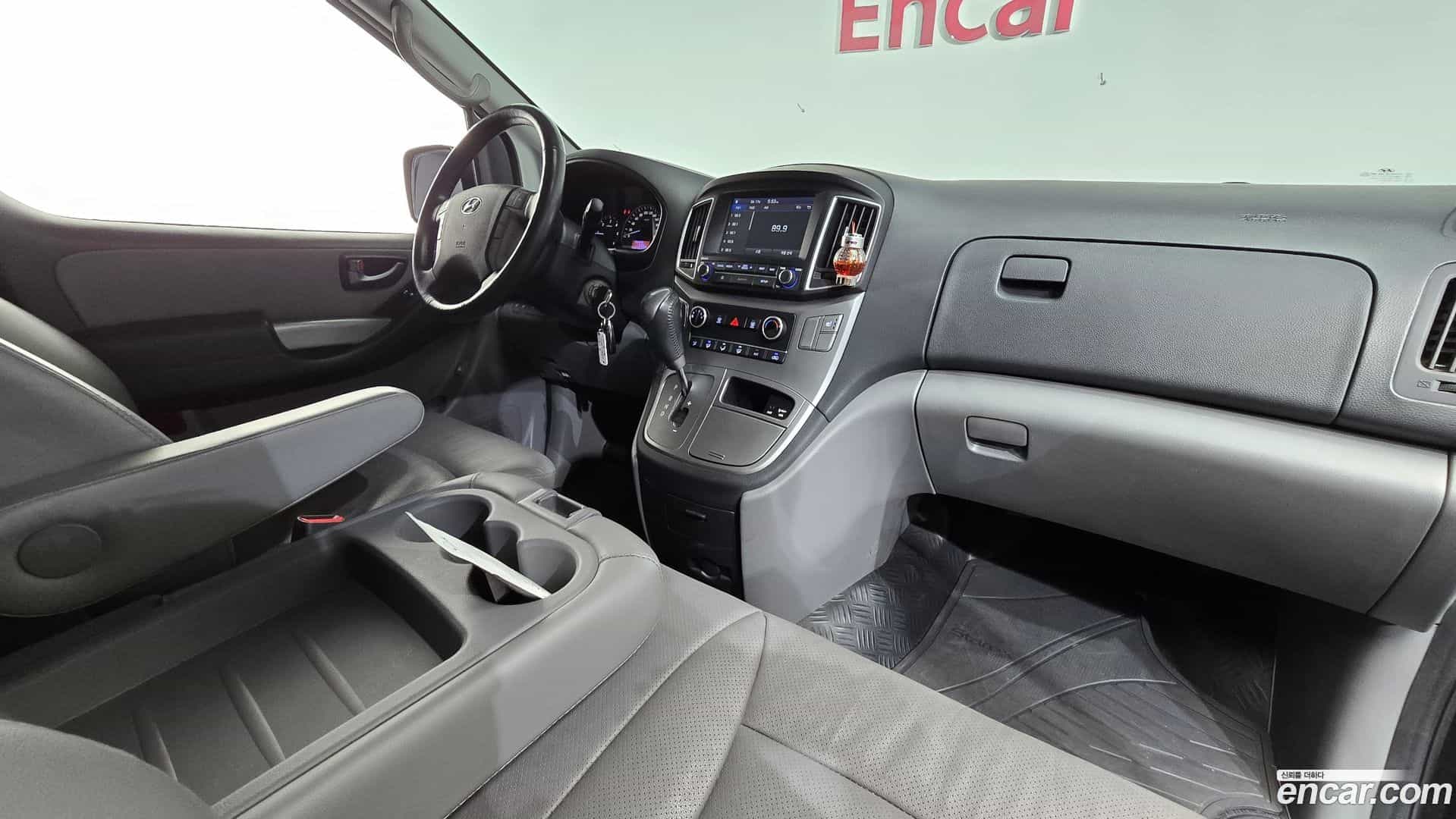 Starex Hyundai 2019.5-INNER-007