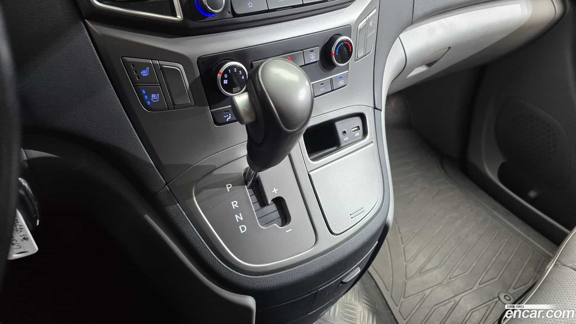 Starex Hyundai 2019.5-INNER-009