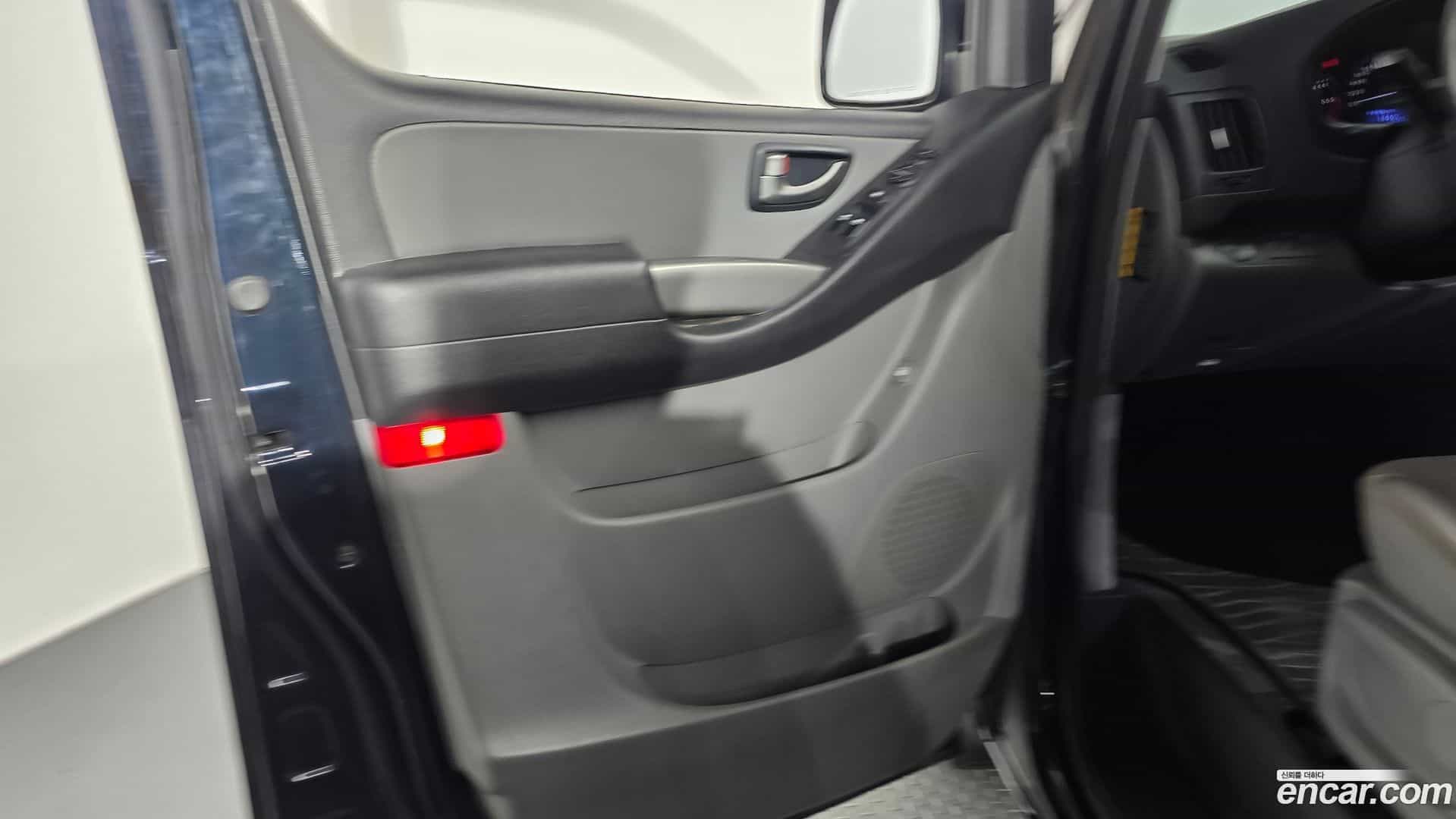 Starex Hyundai 2019.5-INNER-034