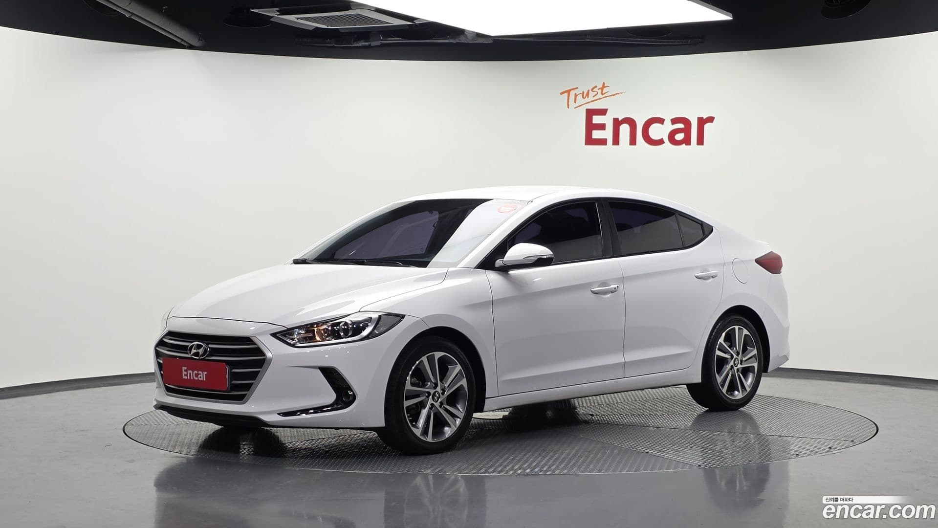 Main__Slider__Photo:AVANTE Hyundai 2018.6-0