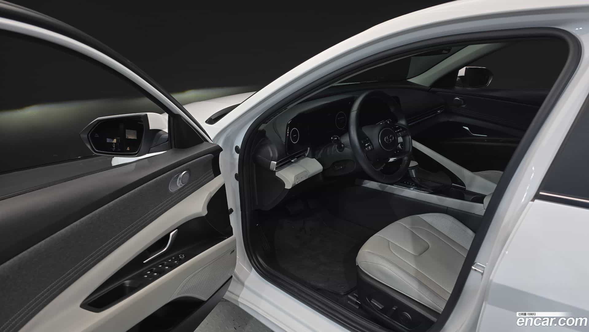 AVANTE Hyundai 2021.10-INNER-010