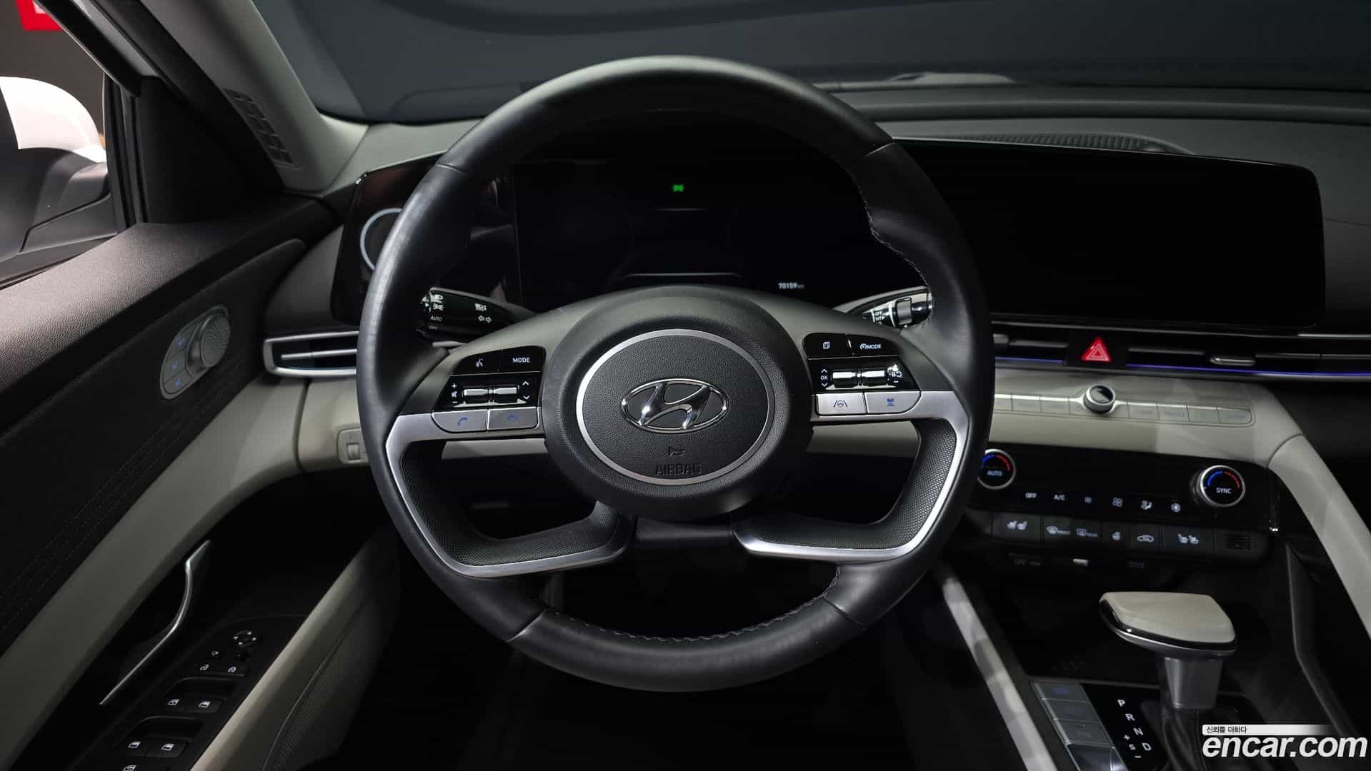 AVANTE Hyundai 2021.10-OPTION-017