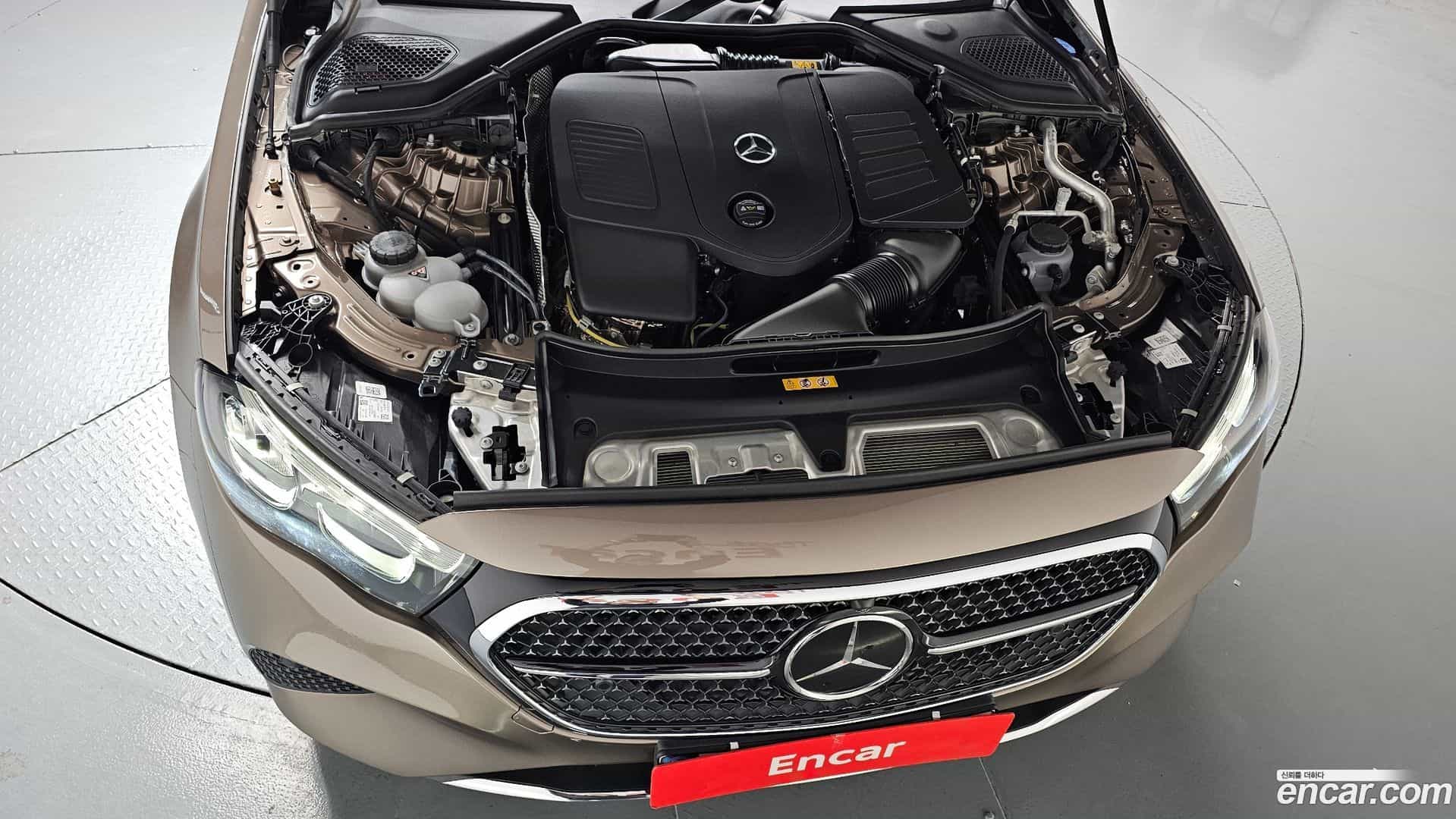 E-Class Mercedes-Benz 2025.6-OUTER-006