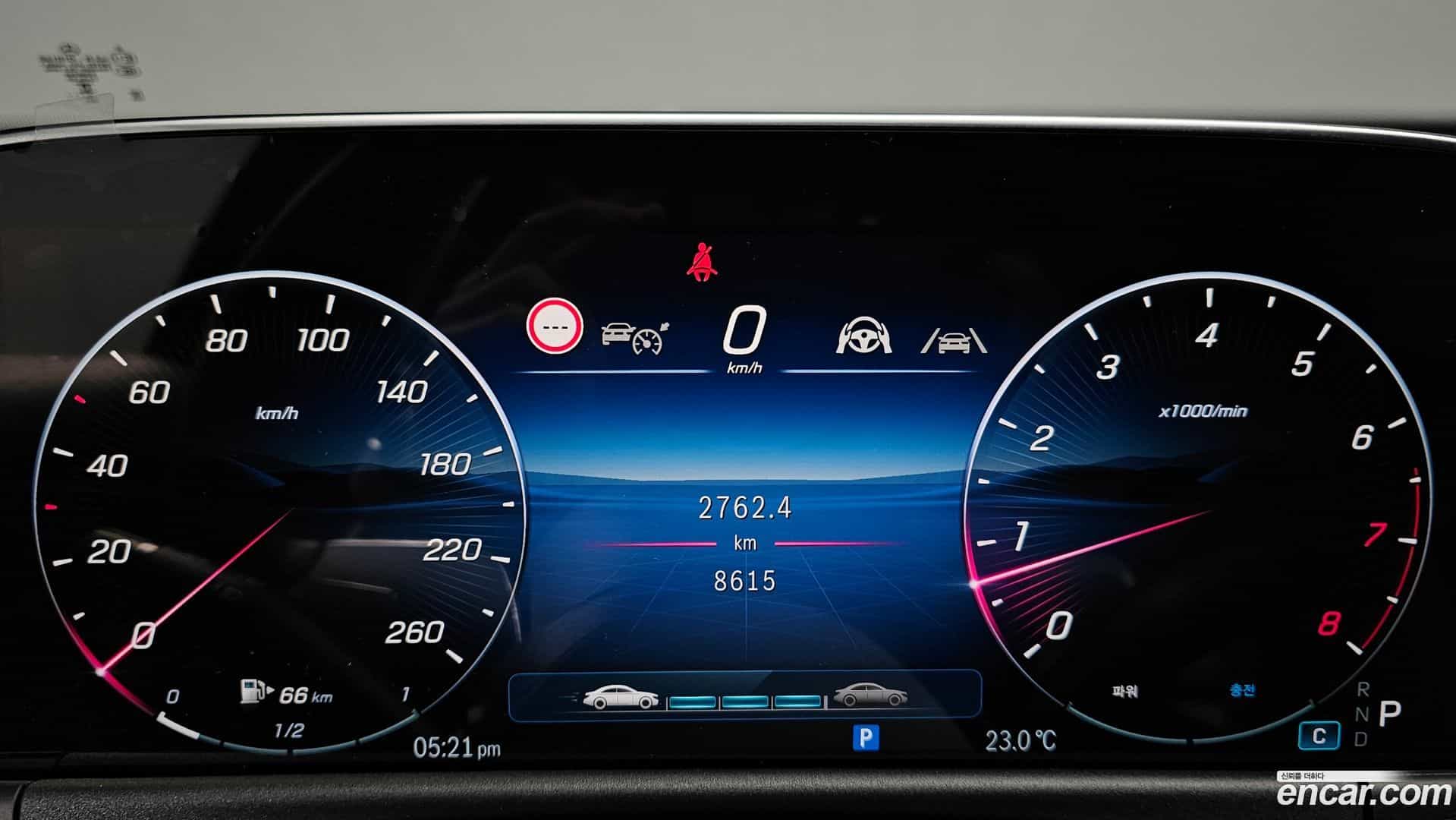 E-Class Mercedes-Benz 2025.6-INNER-008
