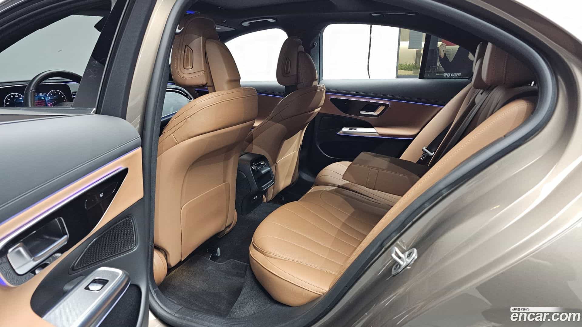 E-Class Mercedes-Benz 2025.6-OPTION-016
