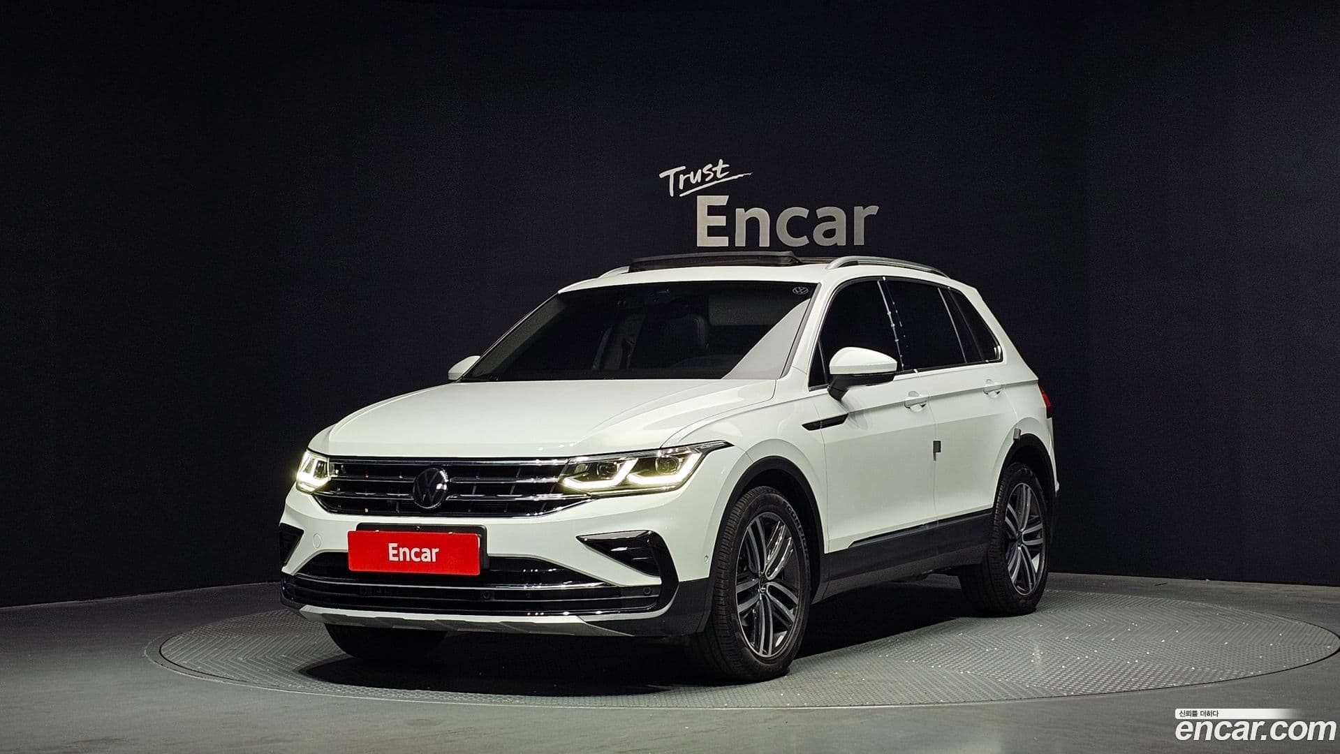 Main__Slider__Photo:Tiguan Volkswagen 2022.11-0