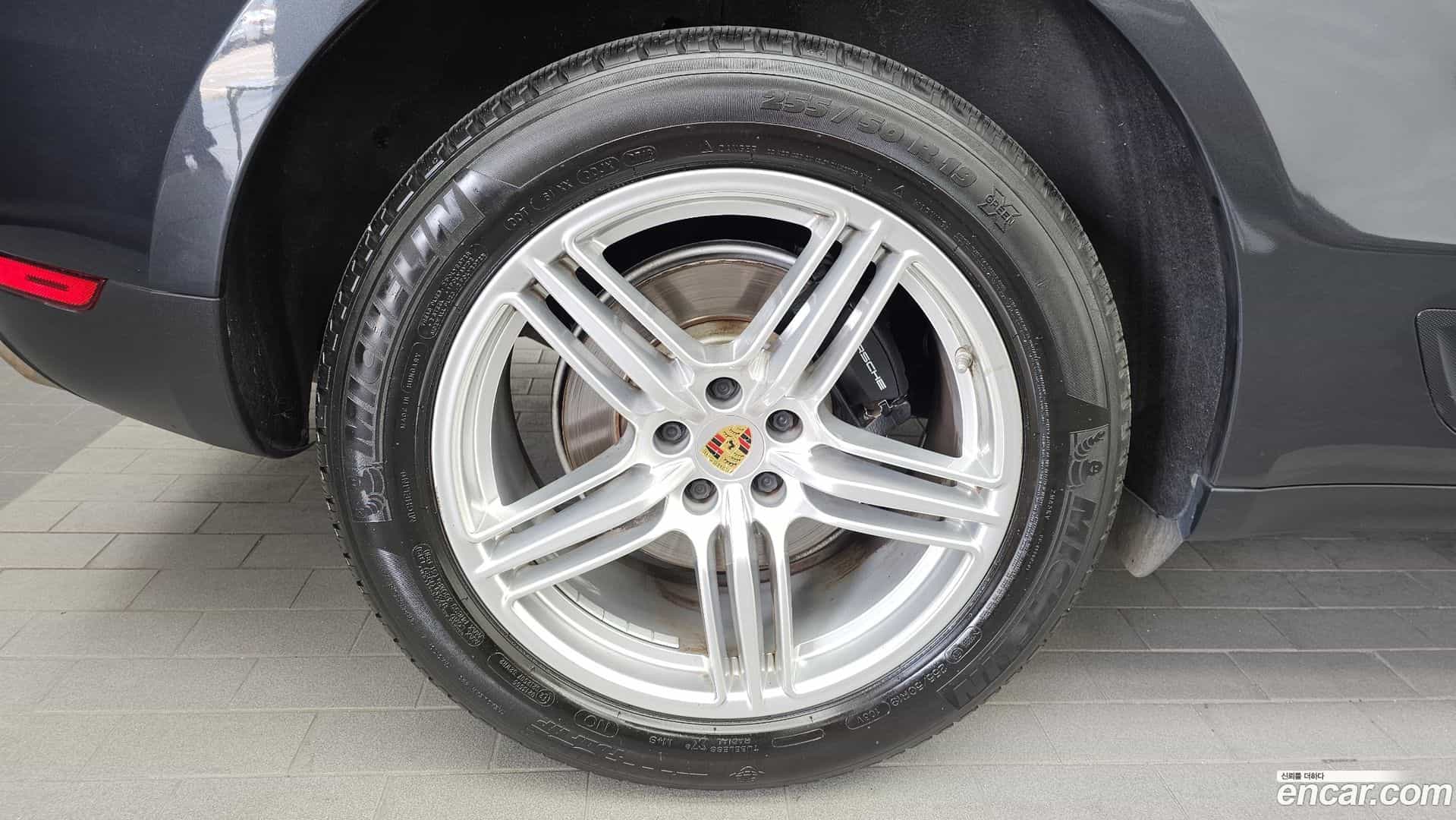 Macan Porsche 2018.5-OUTER-005