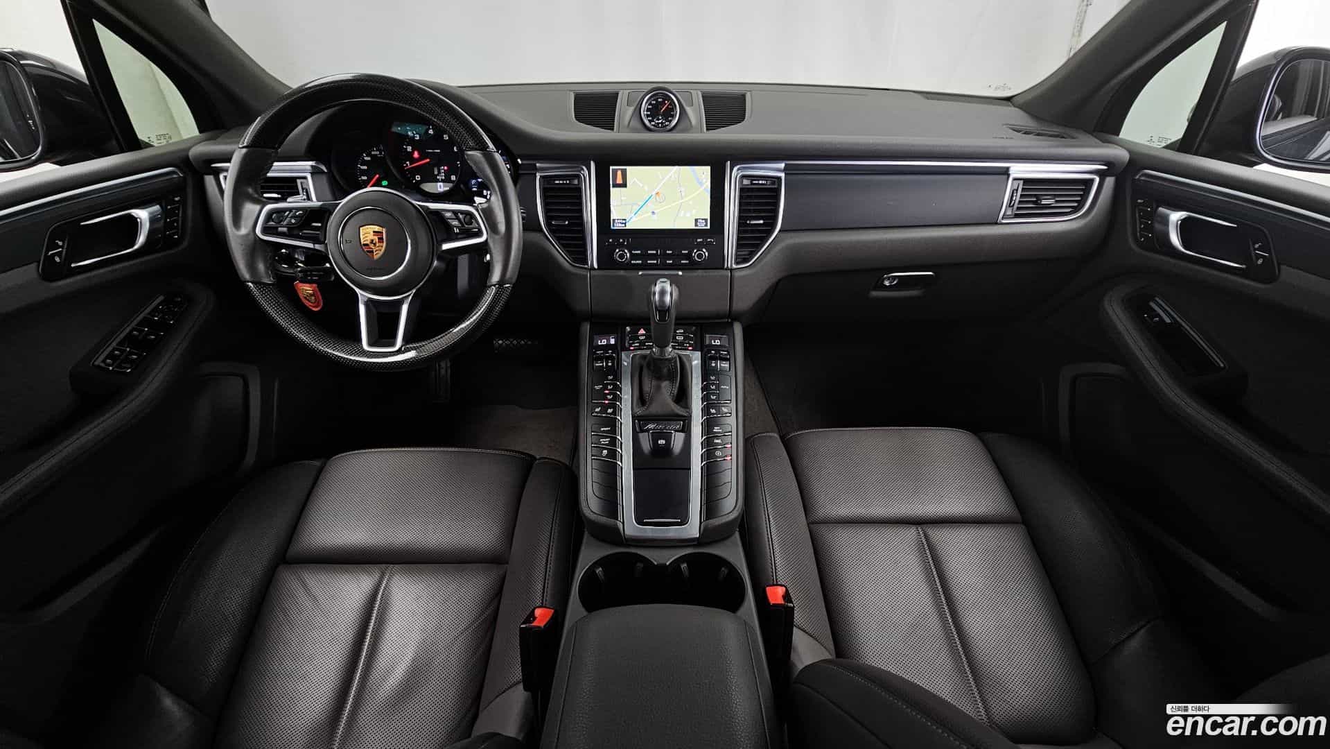 Macan Porsche 2018.5-INNER-007