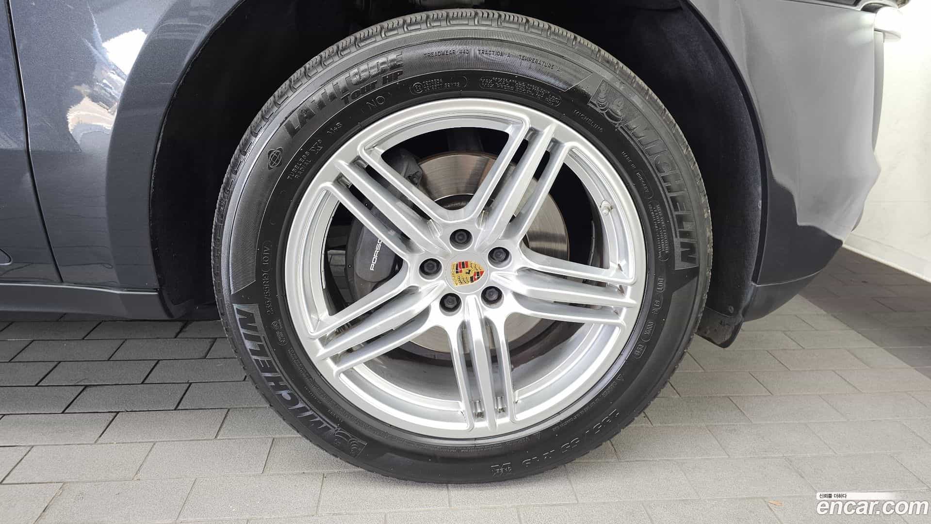 Macan Porsche 2018.5-OUTER-031