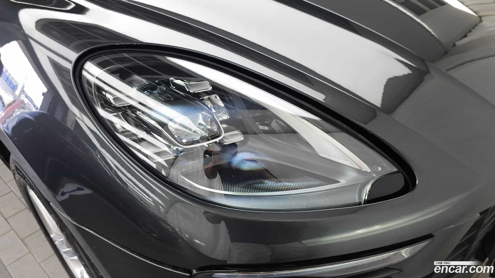 Macan Porsche 2018.5-OUTER-032