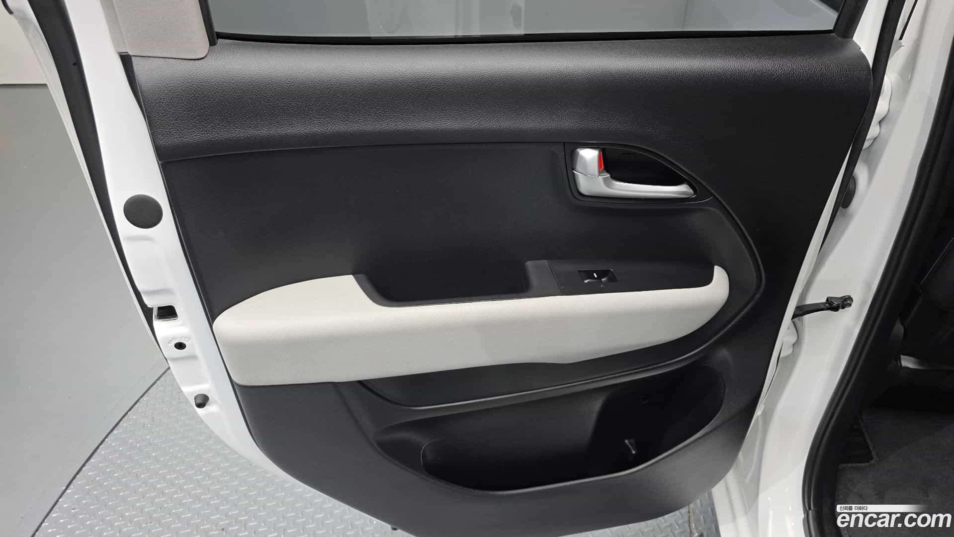 RAY Kia 2024.0-INNER-035