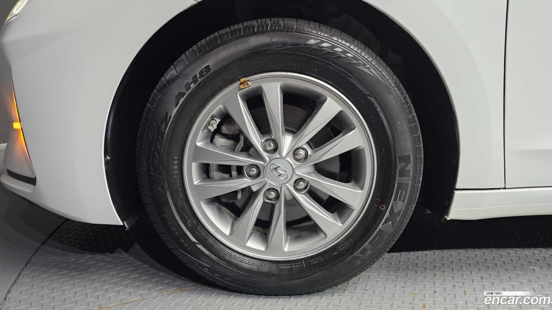 AVANTE Hyundai 2020.0-OUTER-005