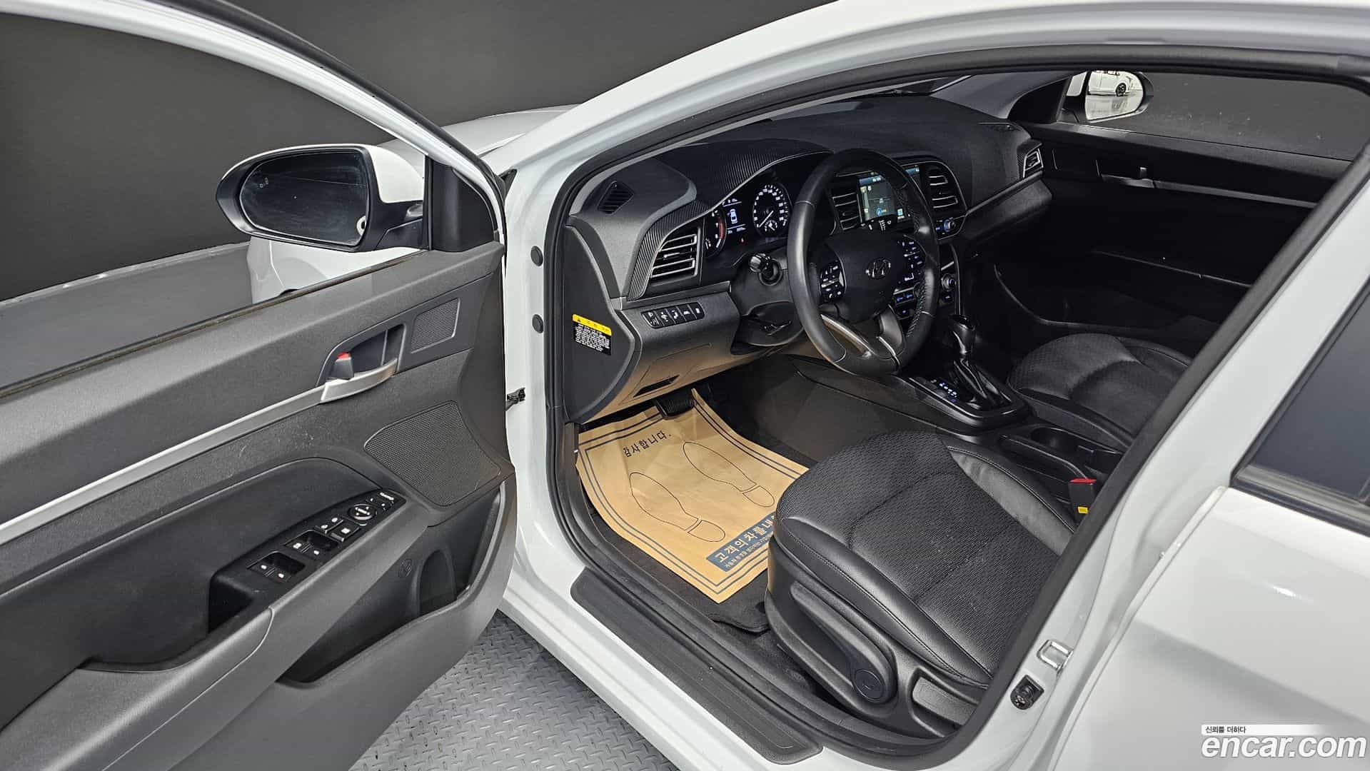 AVANTE Hyundai 2020.0-INNER-010