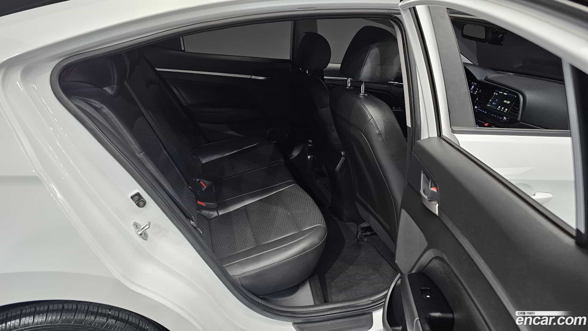 AVANTE Hyundai 2020.0-OPTION-015