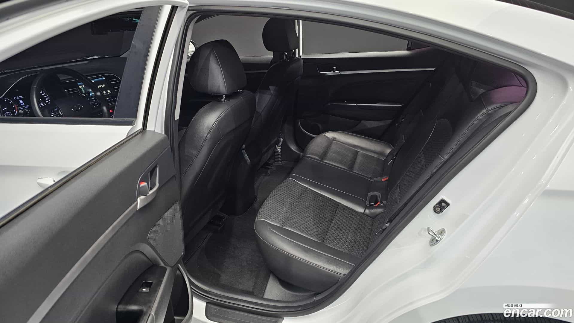 AVANTE Hyundai 2020.0-OPTION-016