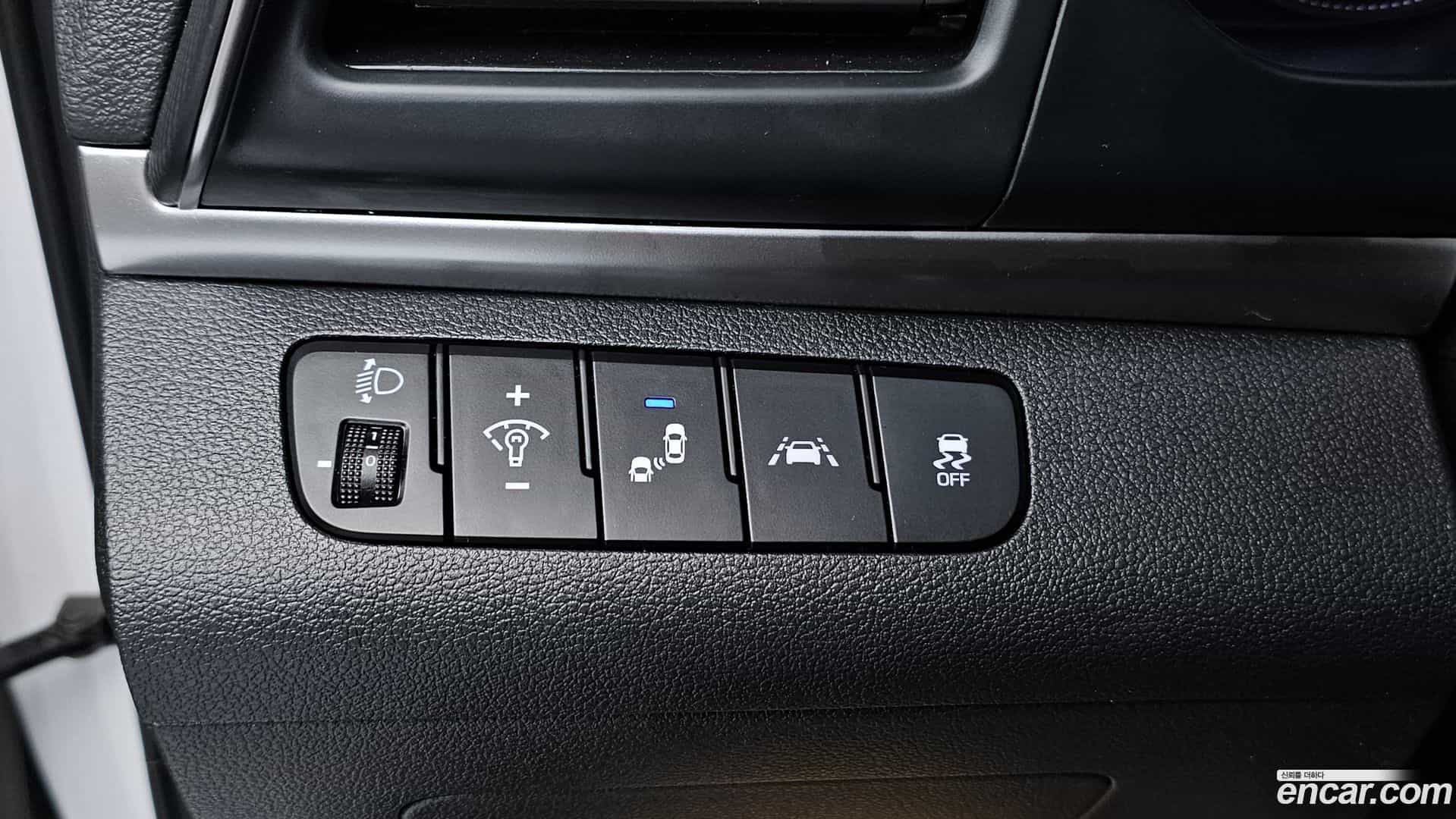 AVANTE Hyundai 2020.0-OPTION-022