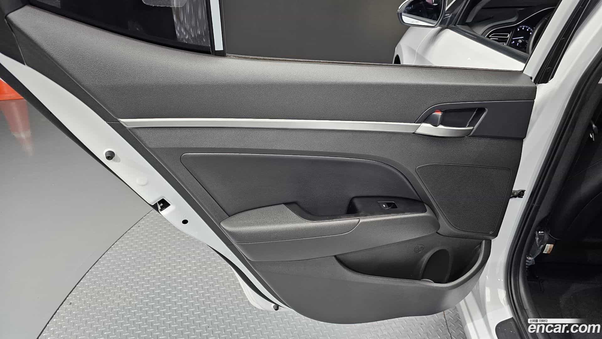 AVANTE Hyundai 2020.0-INNER-035