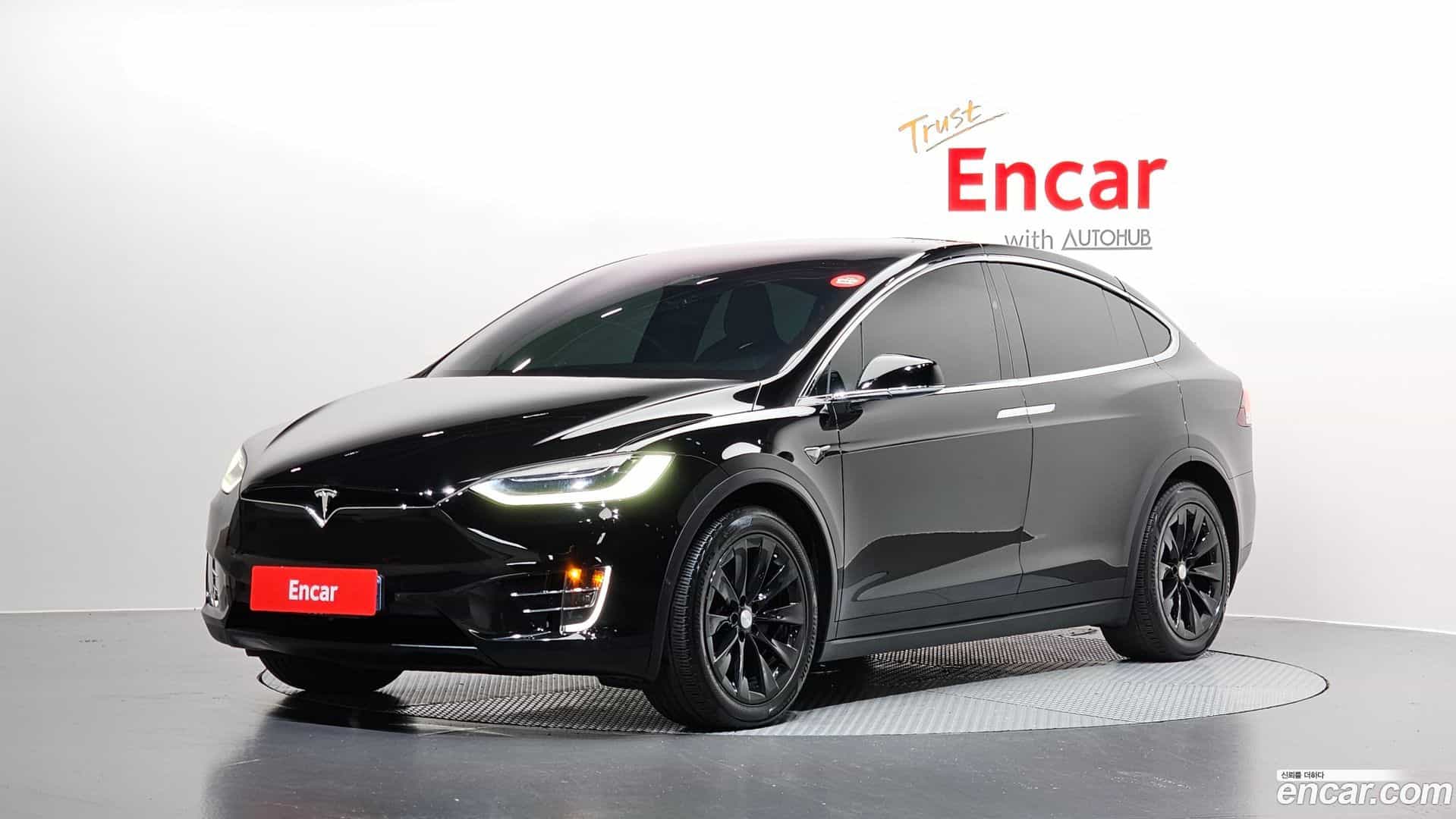 Model X Tesla 2019.8-OUTER-001