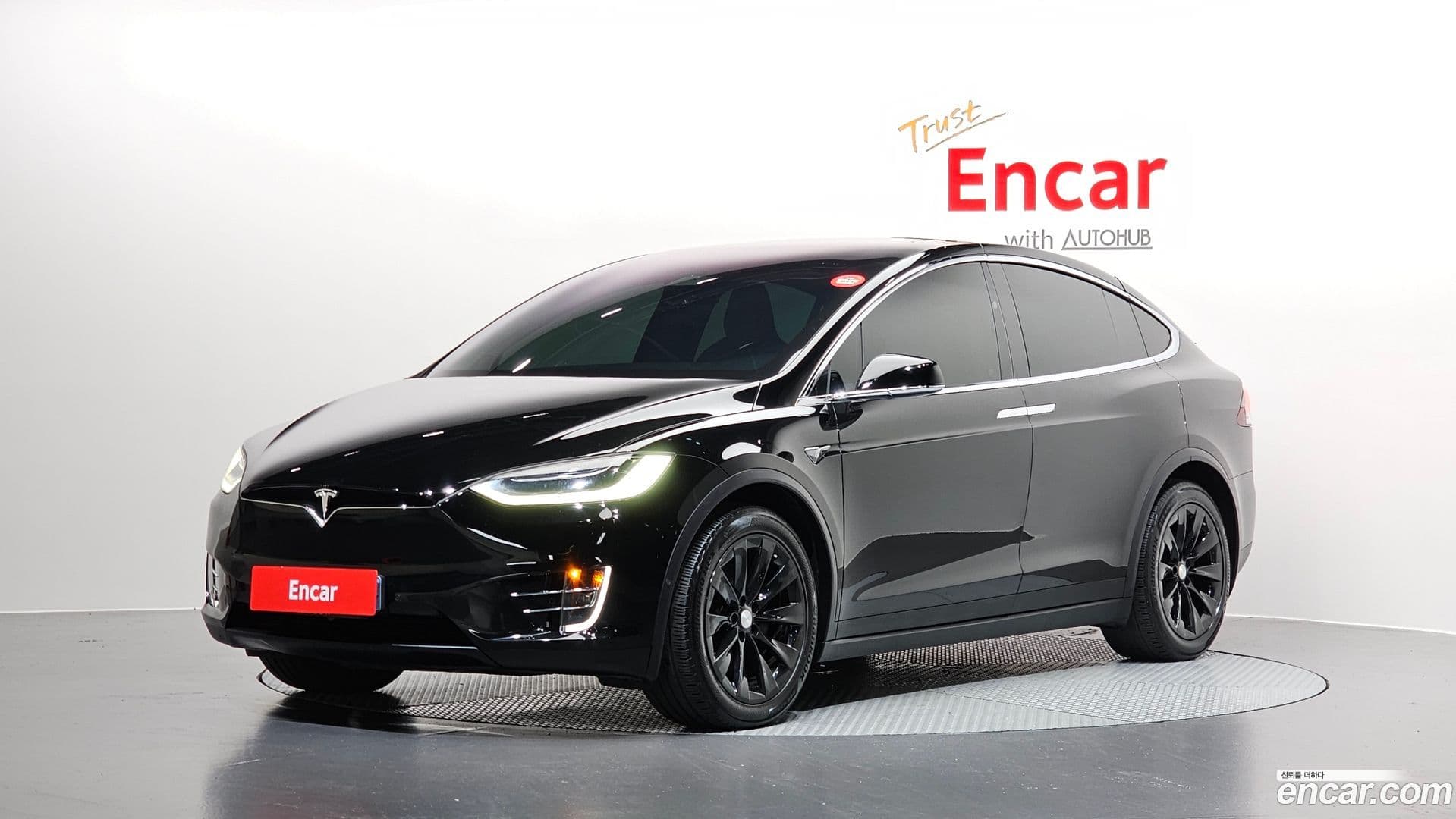 Main__Slider__Photo:Model X Tesla 2019.8-0