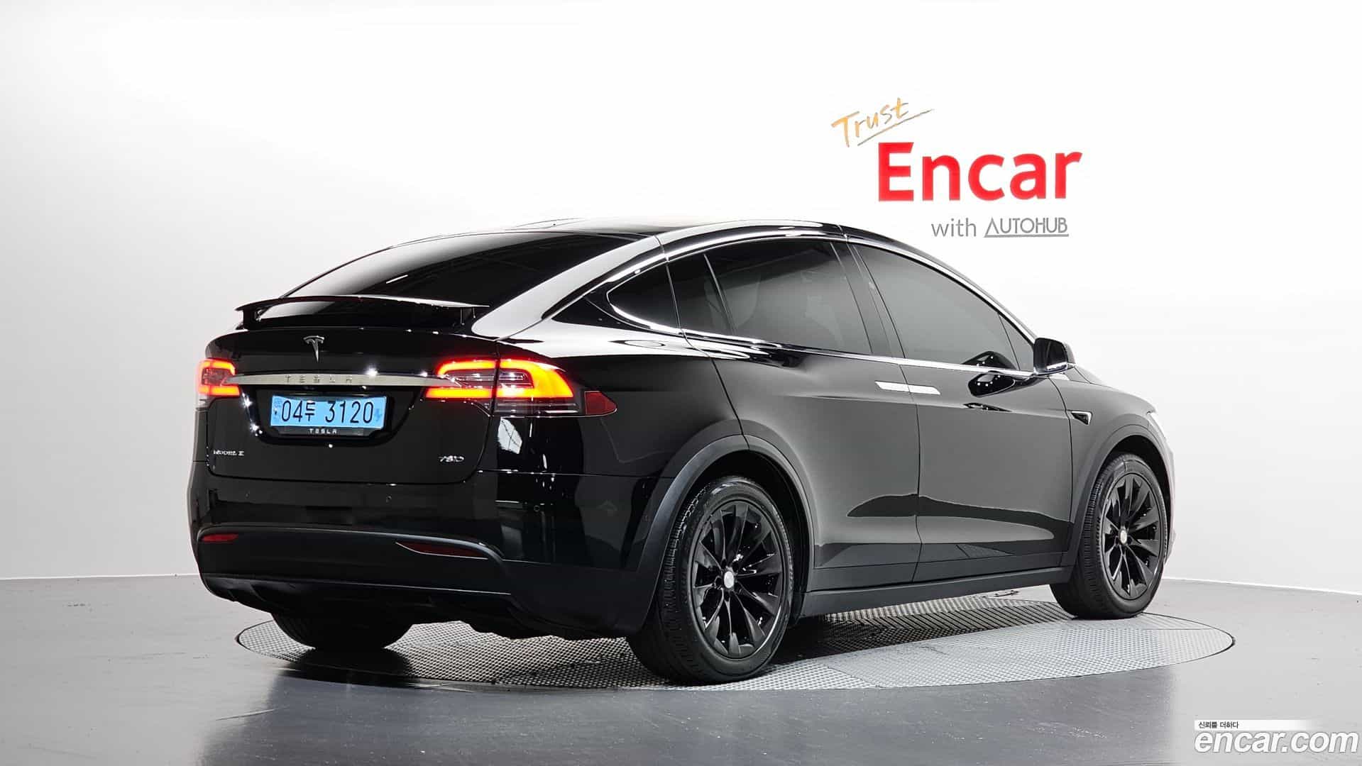 Model X Tesla 2019.8-OUTER-002