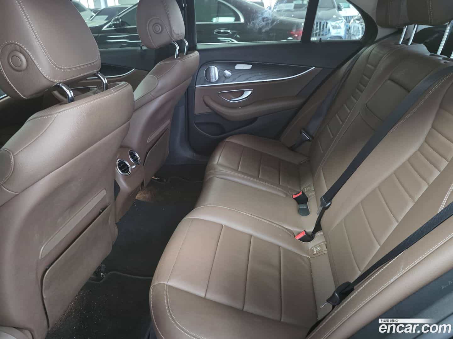 E-Class Mercedes-Benz 2020.5-INNER-010