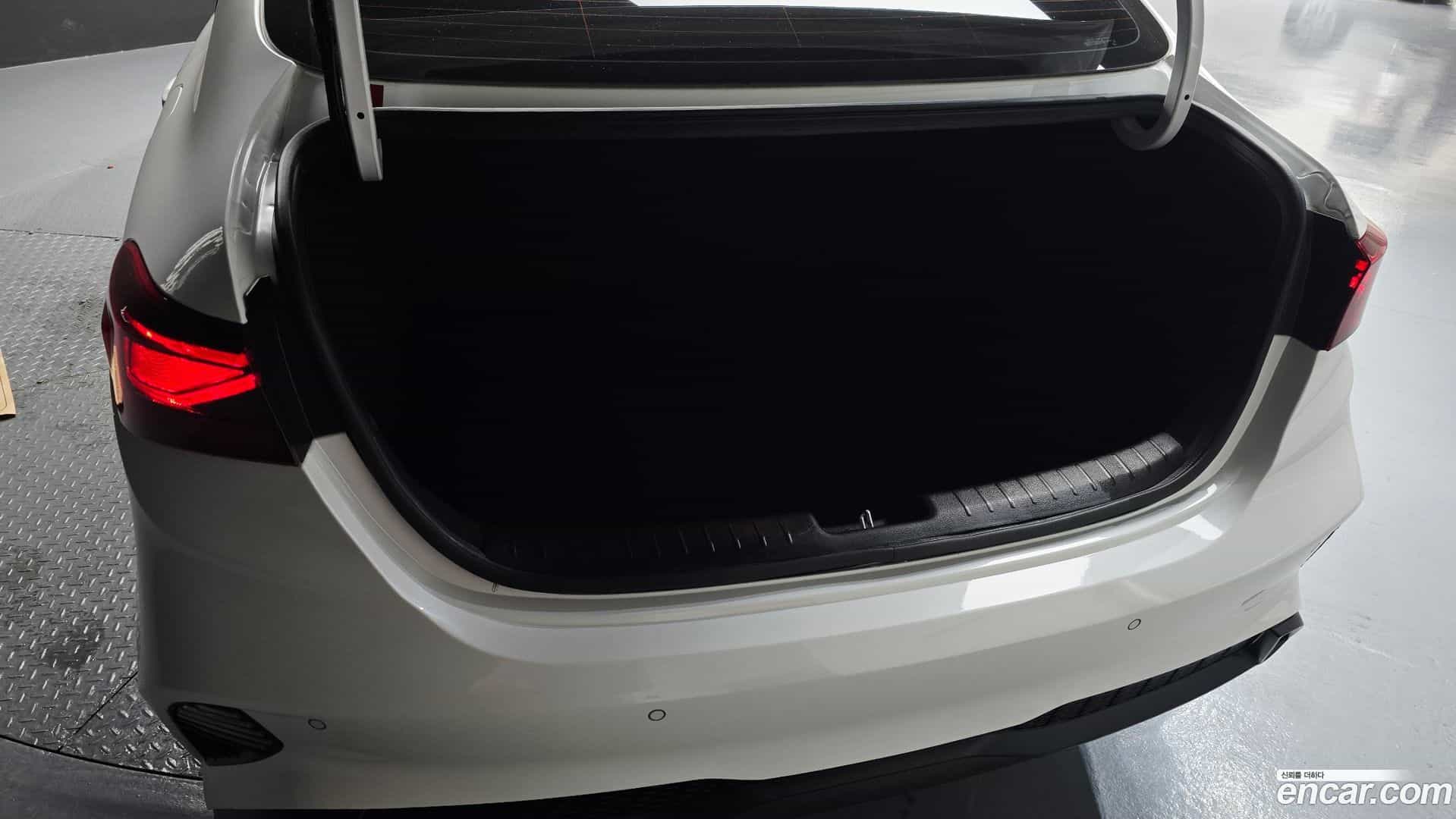 K3 Kia 2022.2-OPTION-024