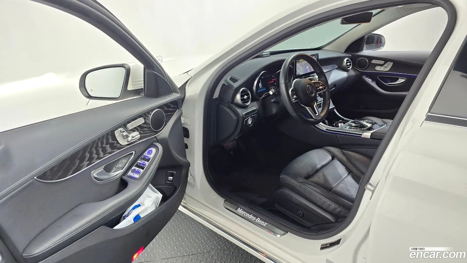 C-Class Mercedes-Benz 2019.5-INNER-010