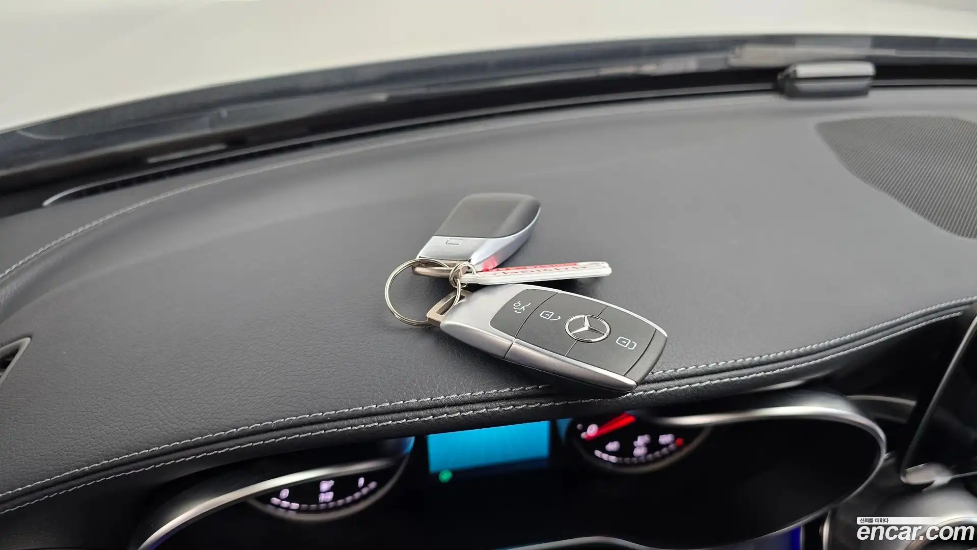 C-Class Mercedes-Benz 2019.5-OPTION-019