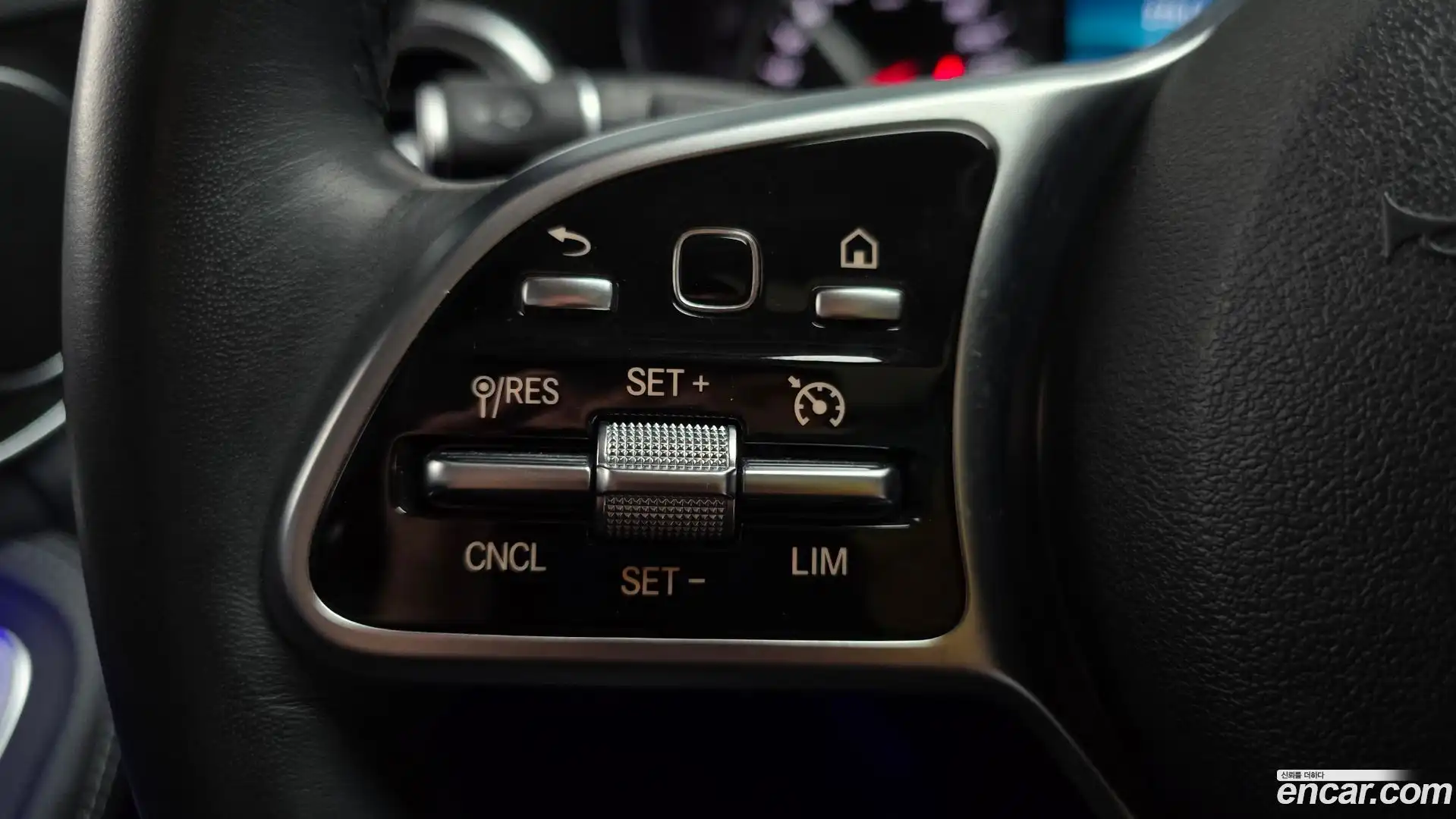 C-Class Mercedes-Benz 2019.5-OPTION-020