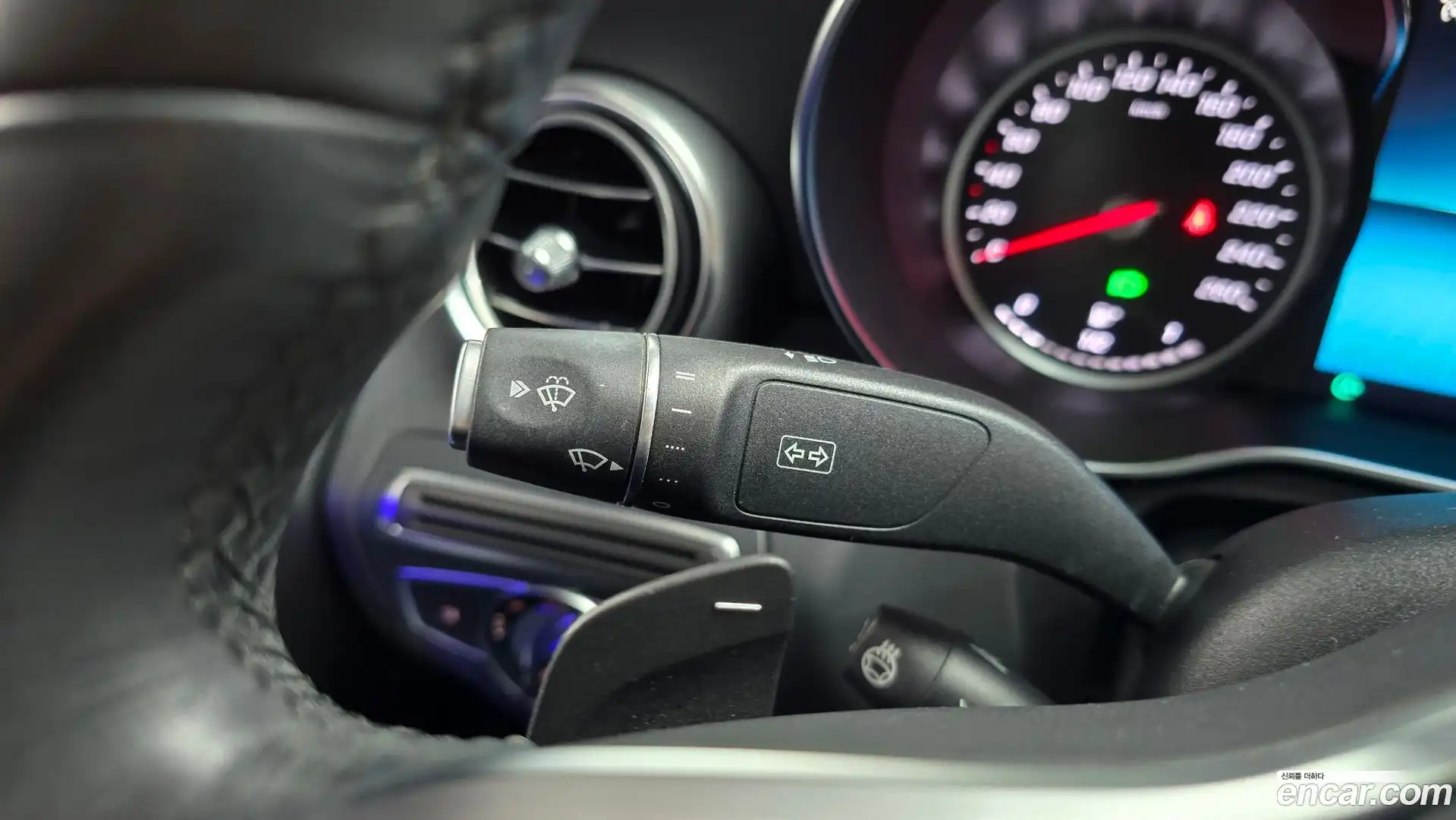 C-Class Mercedes-Benz 2019.5-OPTION-024