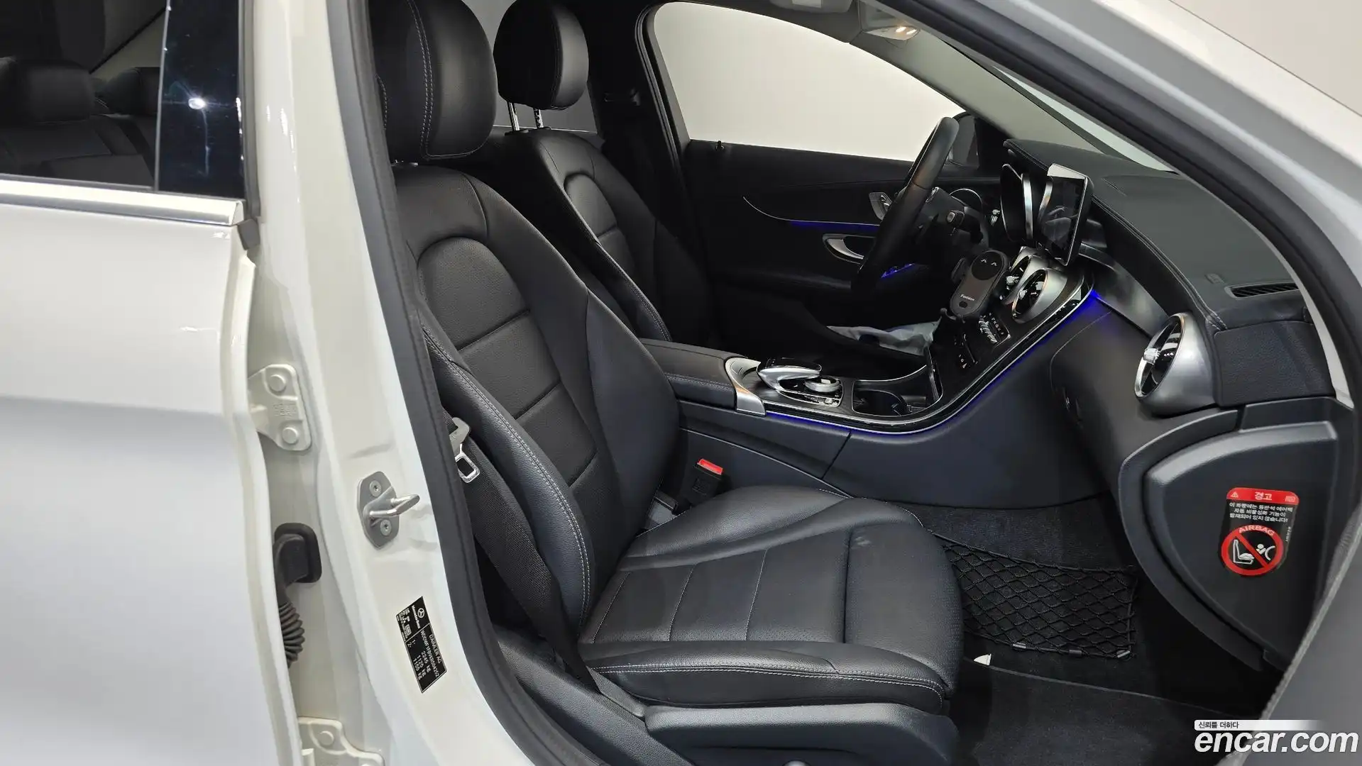 C-Class Mercedes-Benz 2019.5-INNER-036