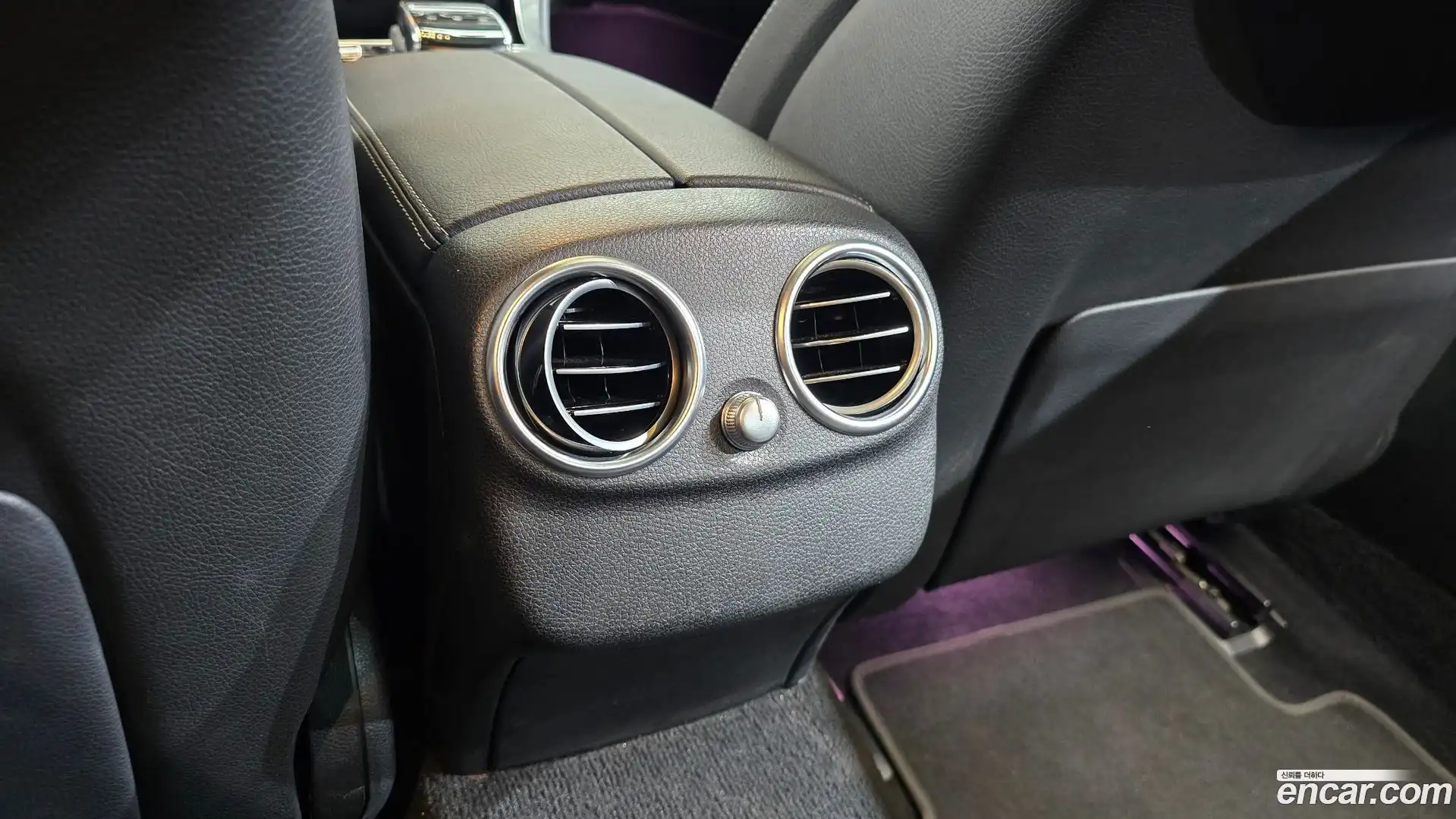 C-Class Mercedes-Benz 2019.5-OPTION-040