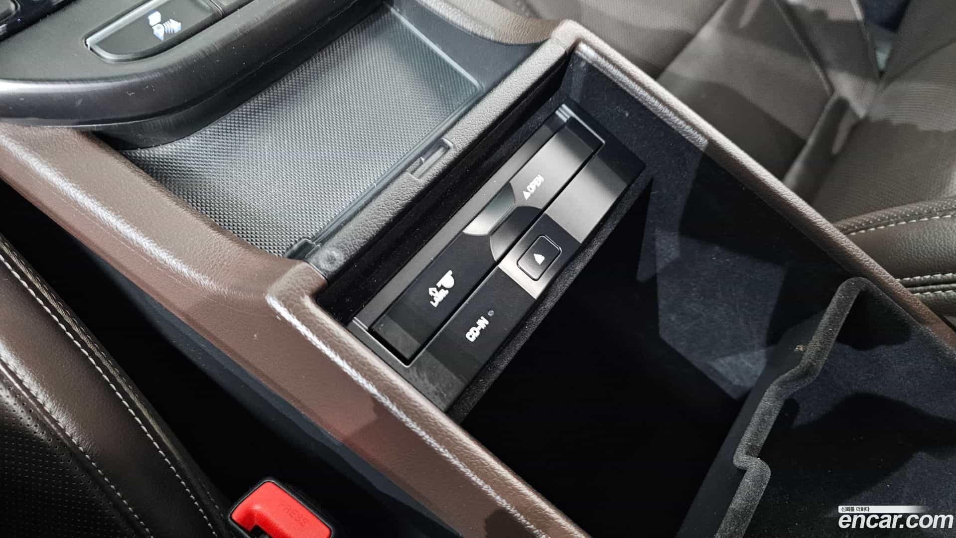 Grandeur Hyundai 2019.5-OPTION-042