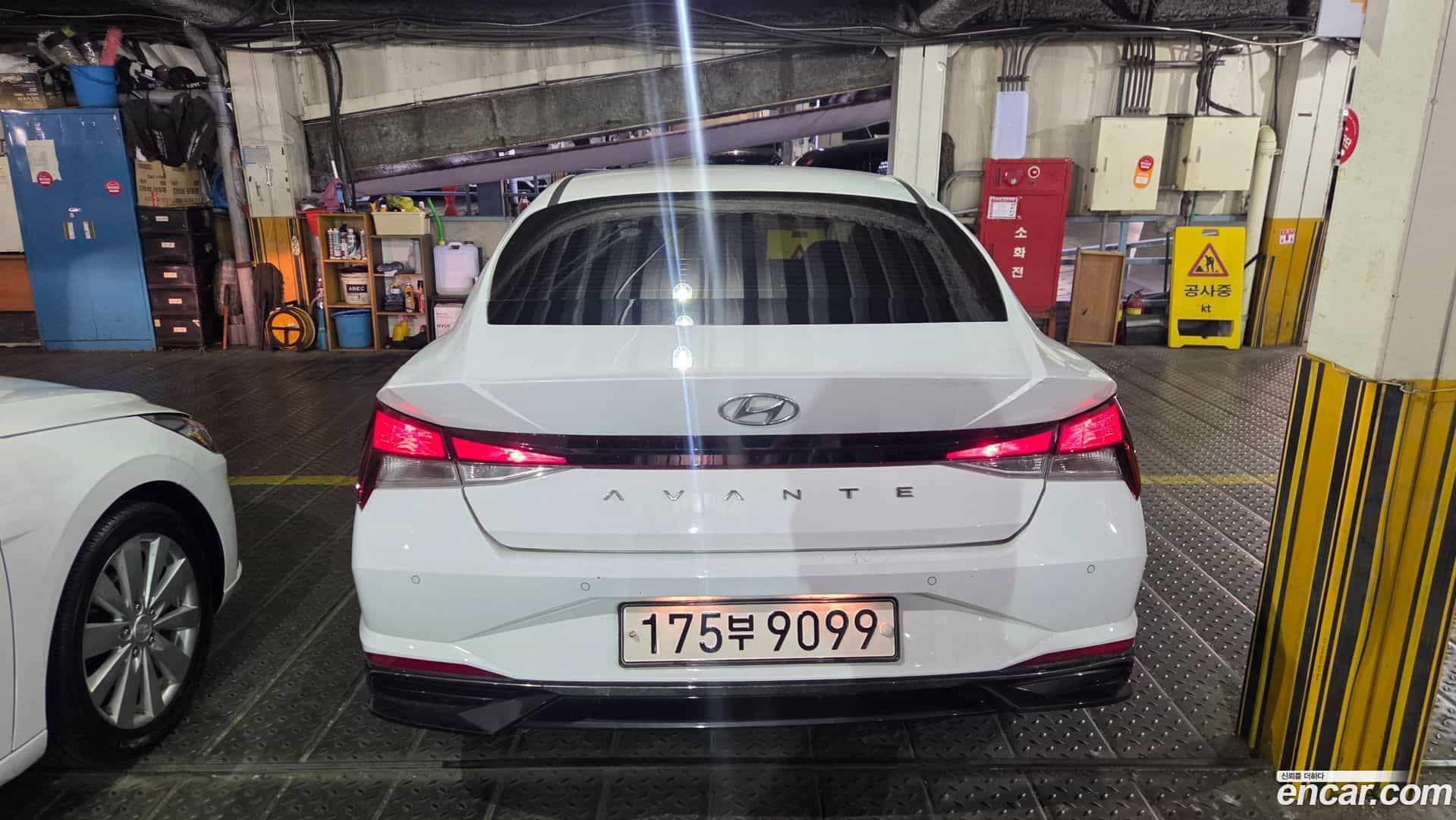 AVANTE Hyundai 2021.1-OUTER-005