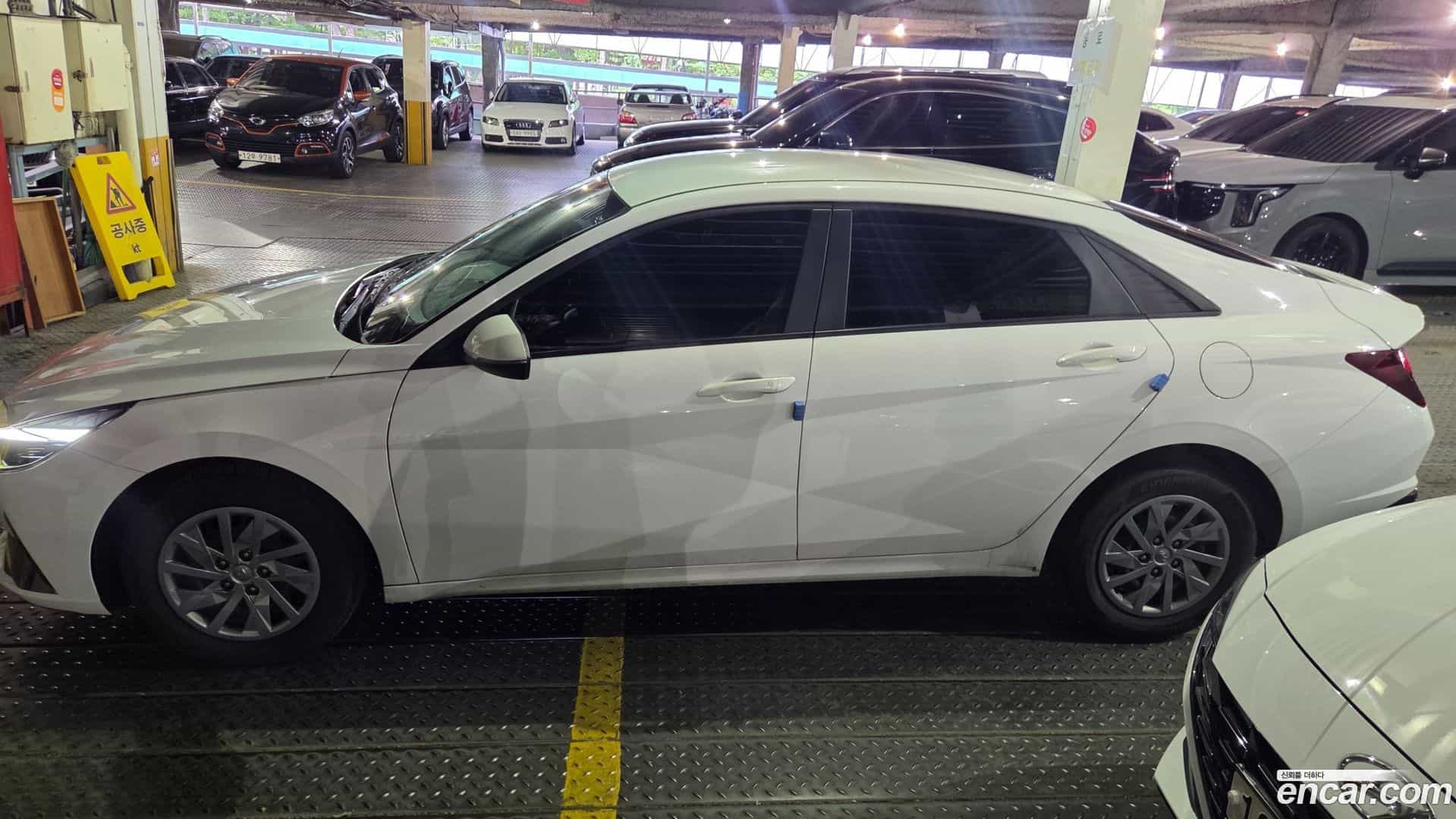 AVANTE Hyundai 2021.1-OUTER-006