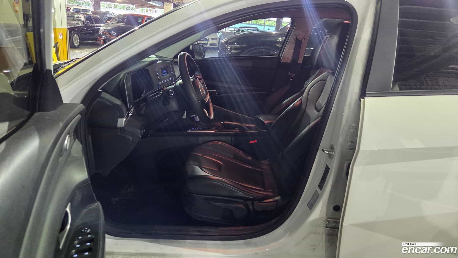 AVANTE Hyundai 2021.1-INNER-007
