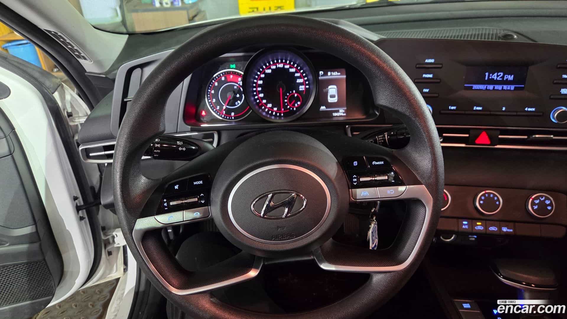 AVANTE Hyundai 2021.1-INNER-010
