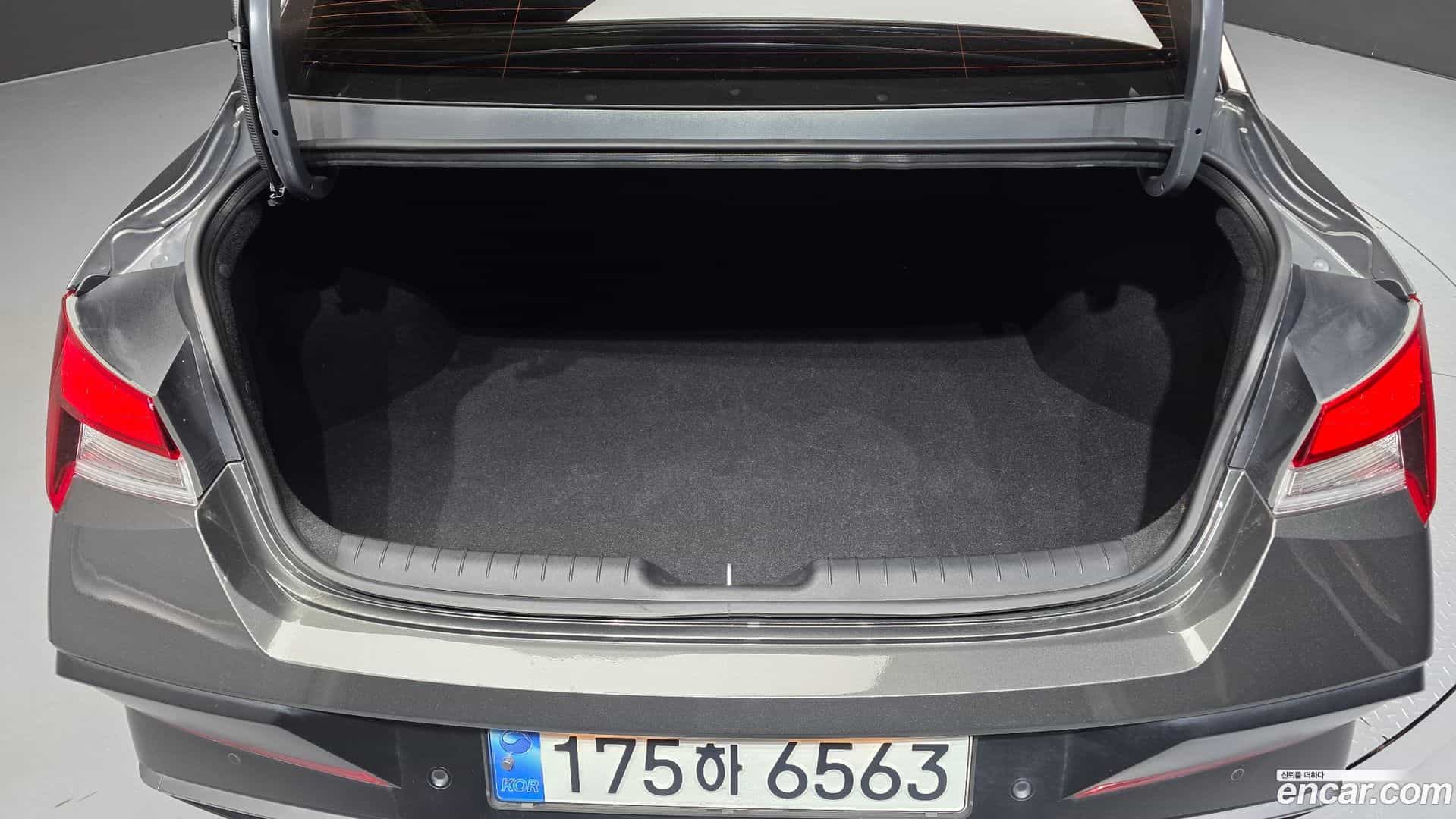 AVANTE Hyundai 2023.5-OPTION-024