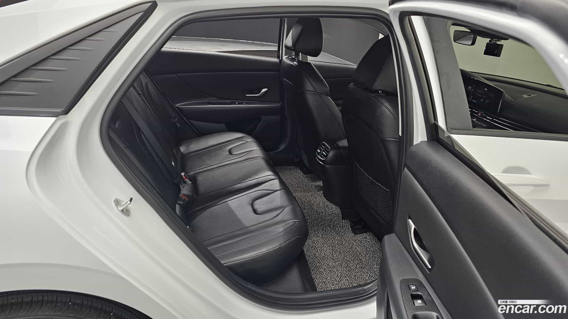 AVANTE Hyundai 2022.7-OPTION-015