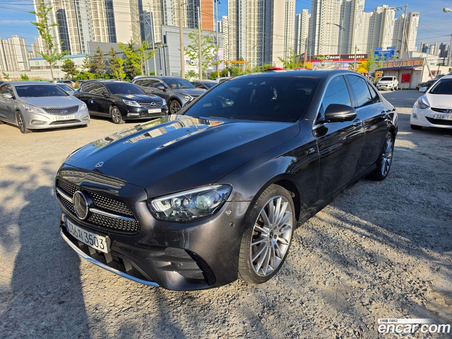 Main__Slider__Photo:E-Class Mercedes-Benz 2022.1-0