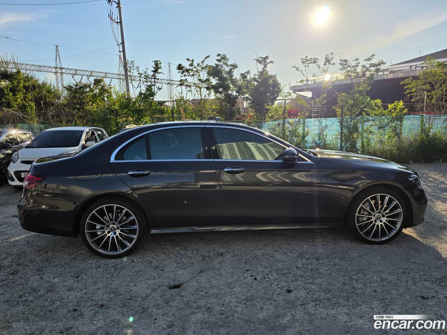 E-Class Mercedes-Benz 2022.1-OUTER-006
