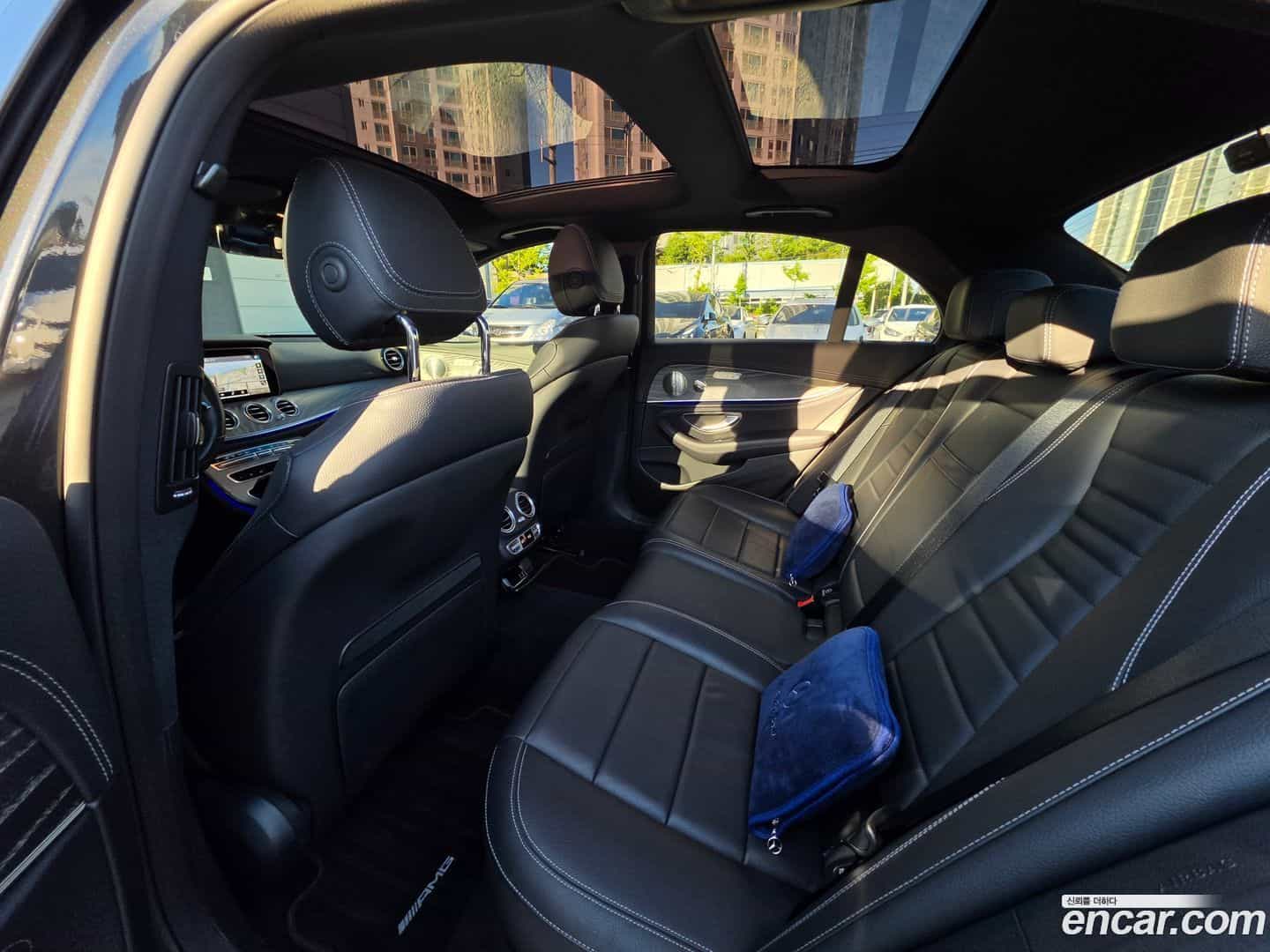 E-Class Mercedes-Benz 2022.1-OPTION-015