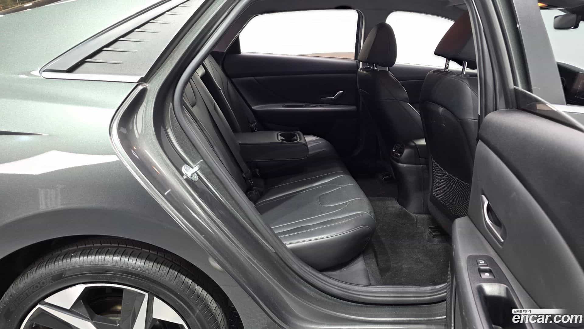 AVANTE Hyundai 2021.3-OPTION-016