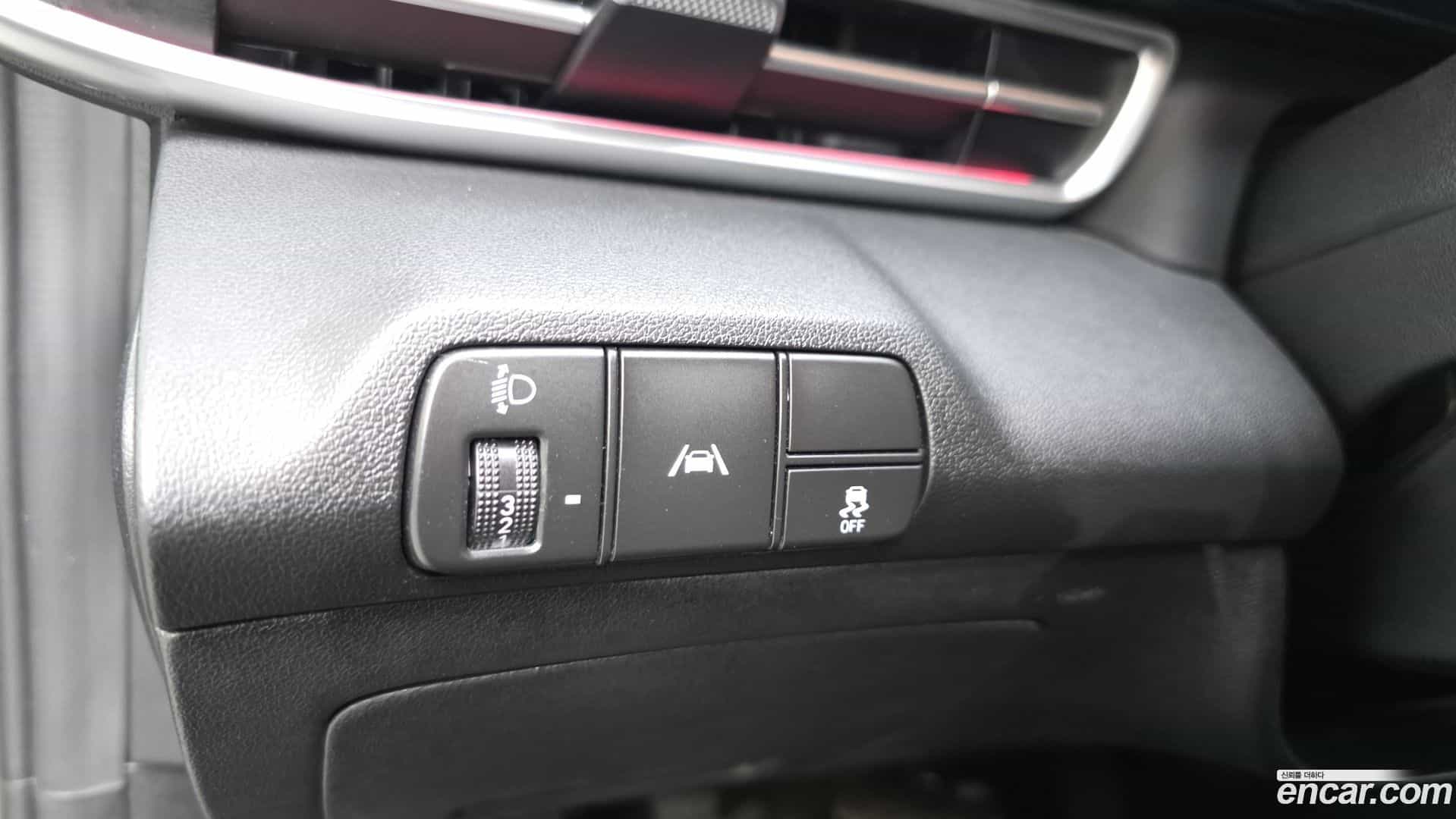 AVANTE Hyundai 2021.3-OPTION-040
